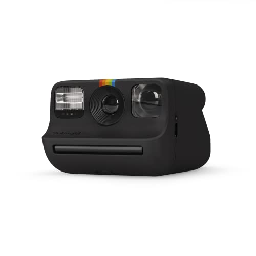 Polaroid Go Instant Mini Camera   Black (9070)   Only Compatible With Polaroid Go Film