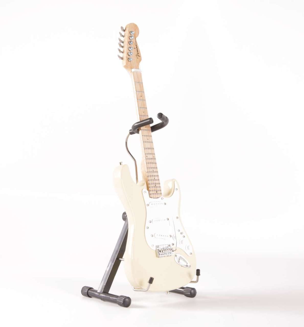 Axe Heaven Fs 013 Licensed Fender Stratocaster Cream