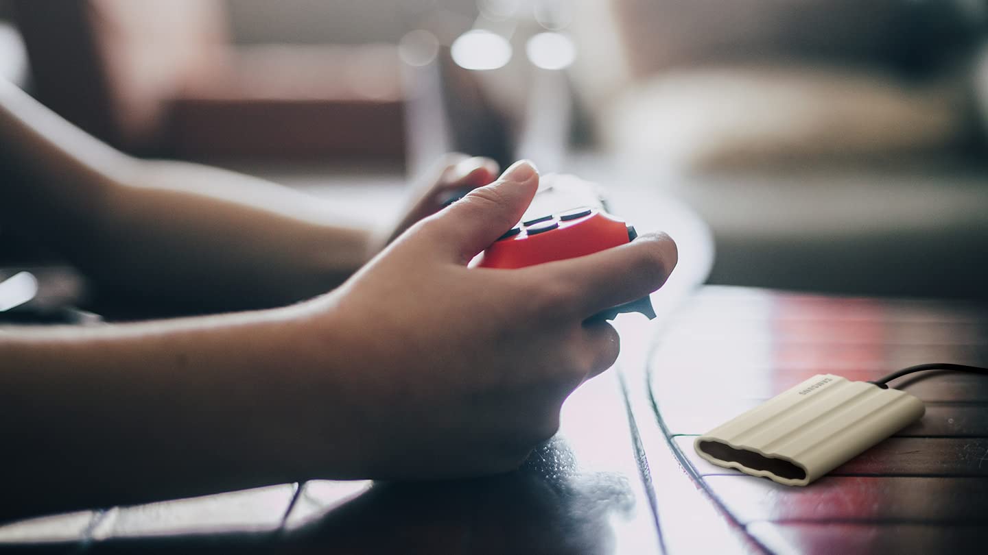 Samsung T7 Shield 1 Tb Sand