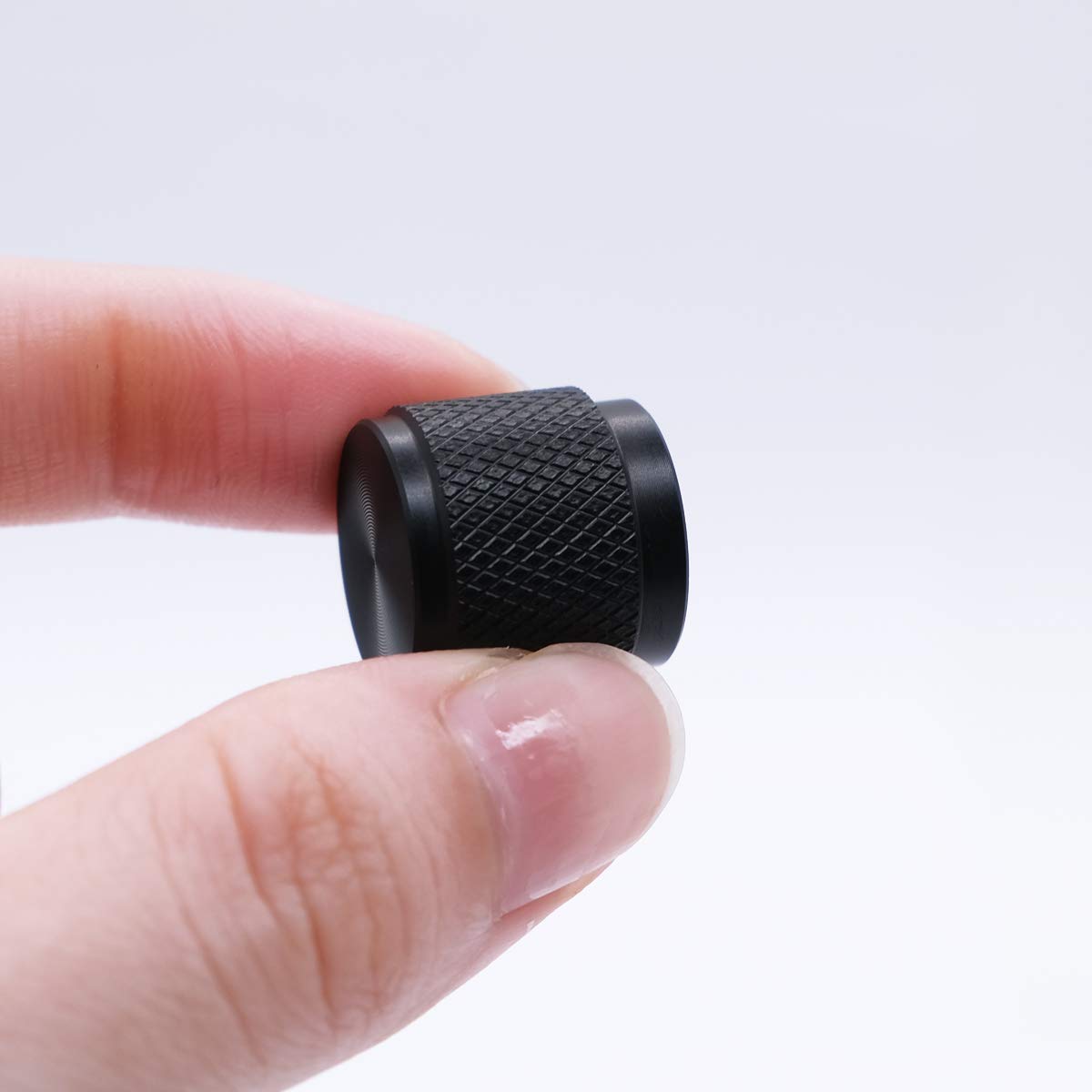 Mxuteuk 4Pcs Black Guitar Knobs Aluminum Alloy Potentiometer Control Knob Volume Audio Electric Guitar Bass Knob Screw Type 17 X