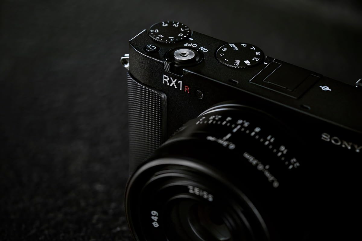 Sony Rx1R Iii Full-Frame Premium Compact Camera Optimized With 61 Mp Cmos Sensor, Zeiss Sonnar T* 35Mm F2 Lens, Bionz Xr Process
