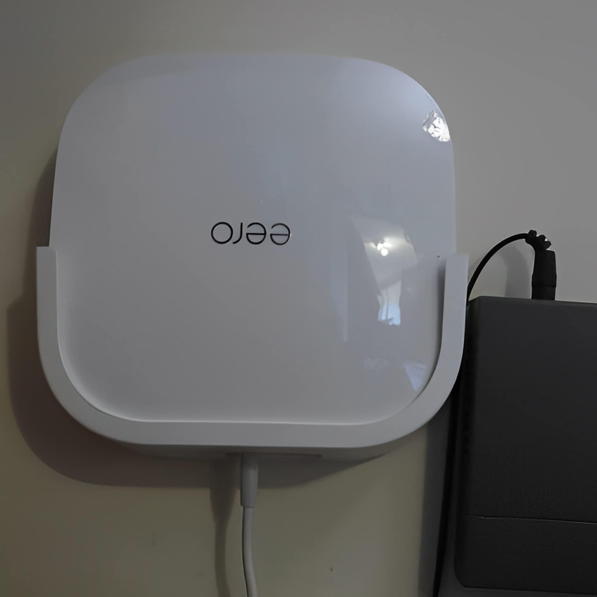 Huafly Screwless Wall Mount Bracket For Eero Pro 6 Wifi, Vhb Stick On Holder, Strong Adhesive Holder, No Tools No Drilling No Ho