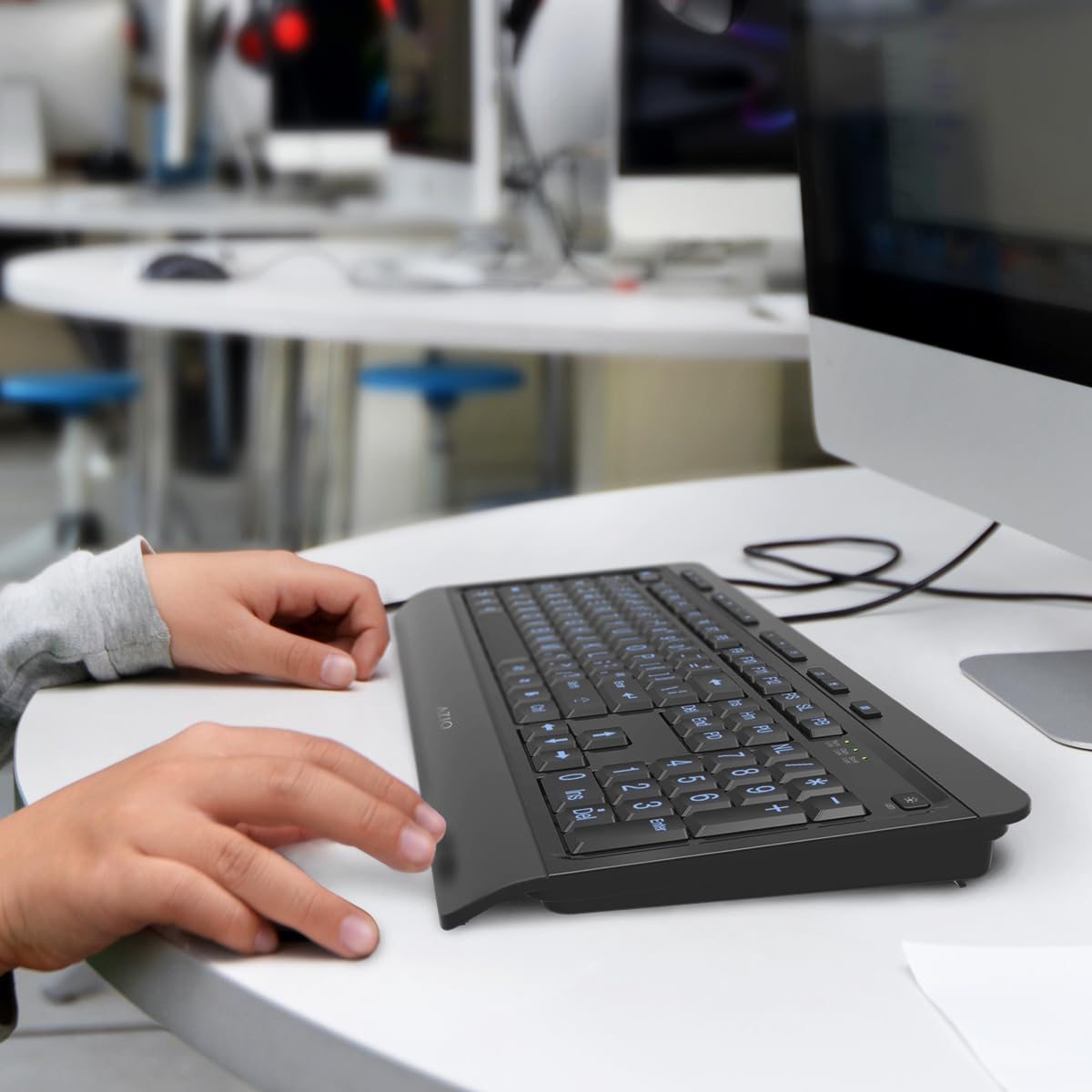 Azio Large Print Keyboard   Usb Computer Keyboard With 3 Interchangeable Backlight Colors (Kb505U)