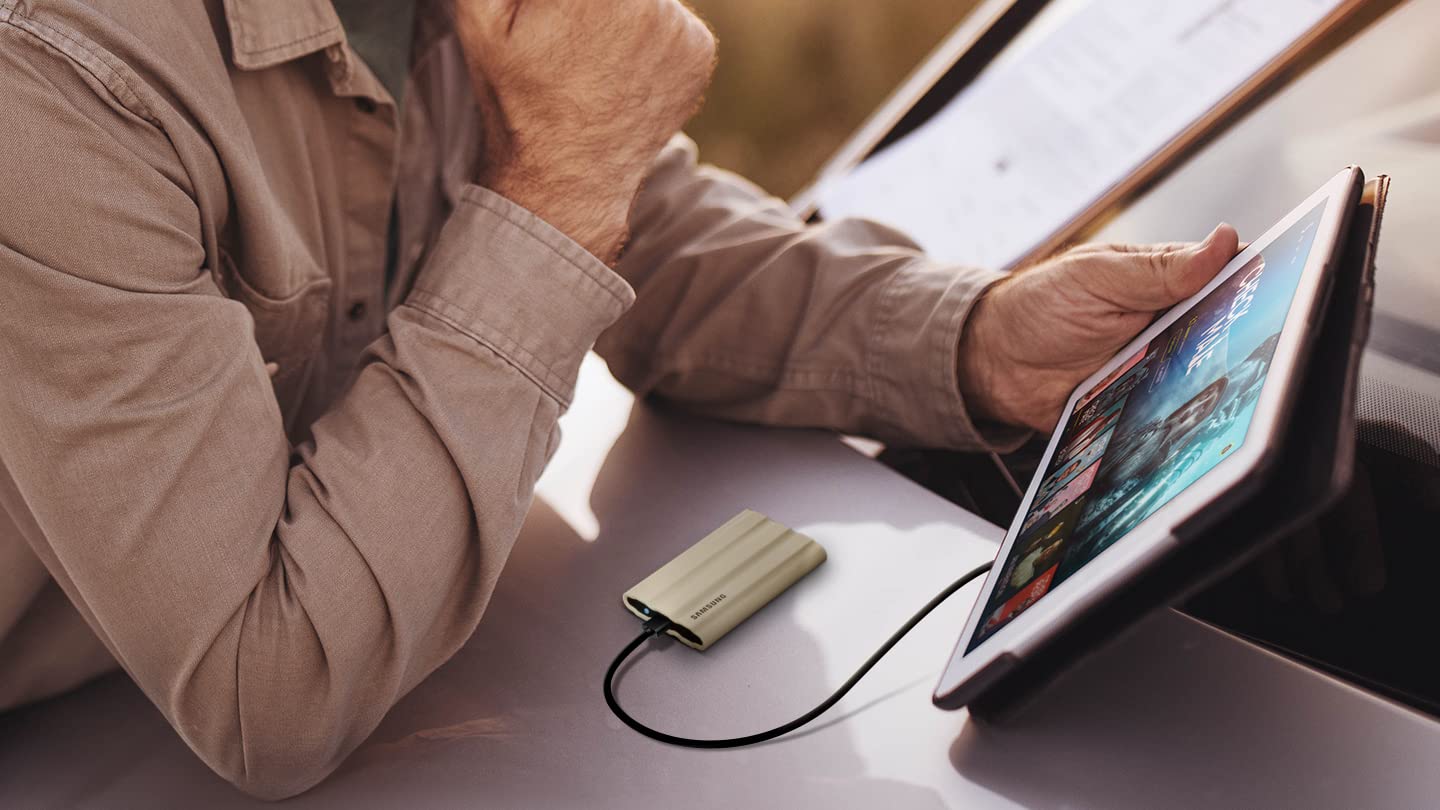 Samsung T7 Shield 1 Tb Sand