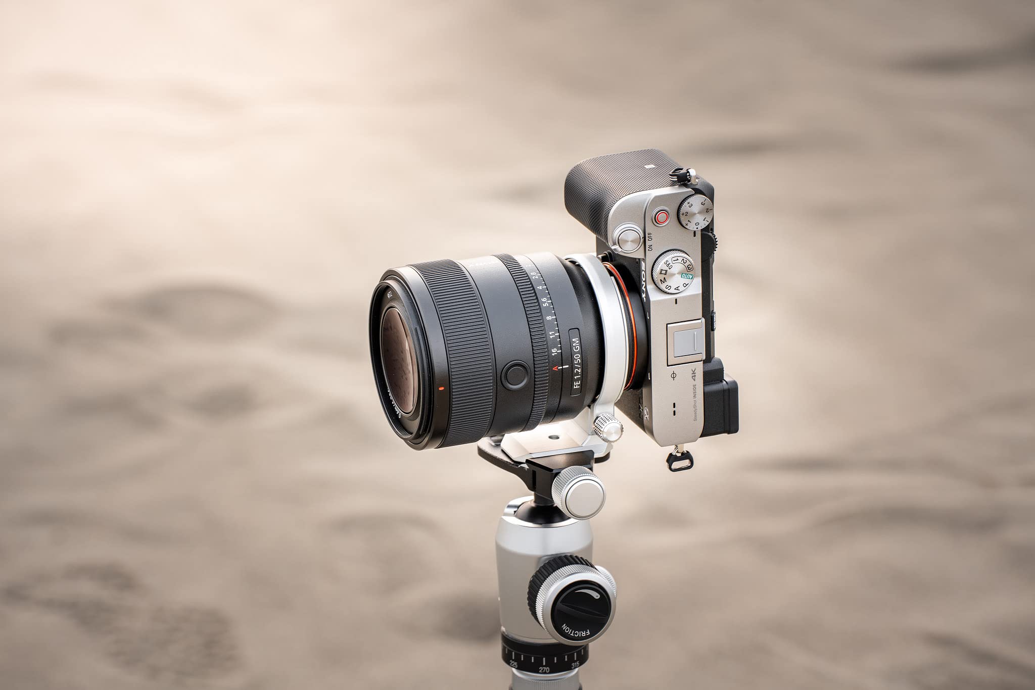 Silence Corner Atoll Heightening Plate - Black - Pro Accessory For Mounting More Compact Camera Bodies To Atoll Rotating Collar