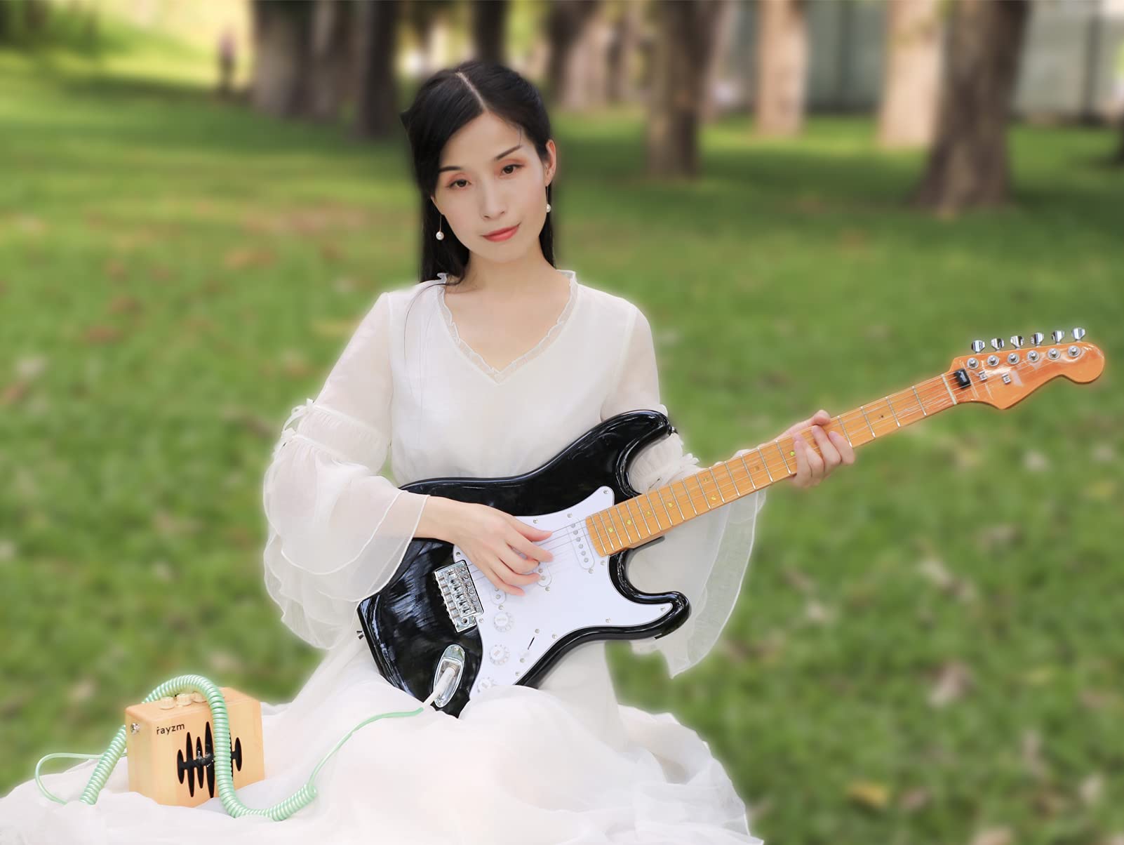 Rayzm Curly Guitar Cable, 2 Meters Coiled Instrument Cable Chord For Guitar/Bass, 6.35 Mm Right Angle To Straight Spiral Guitar