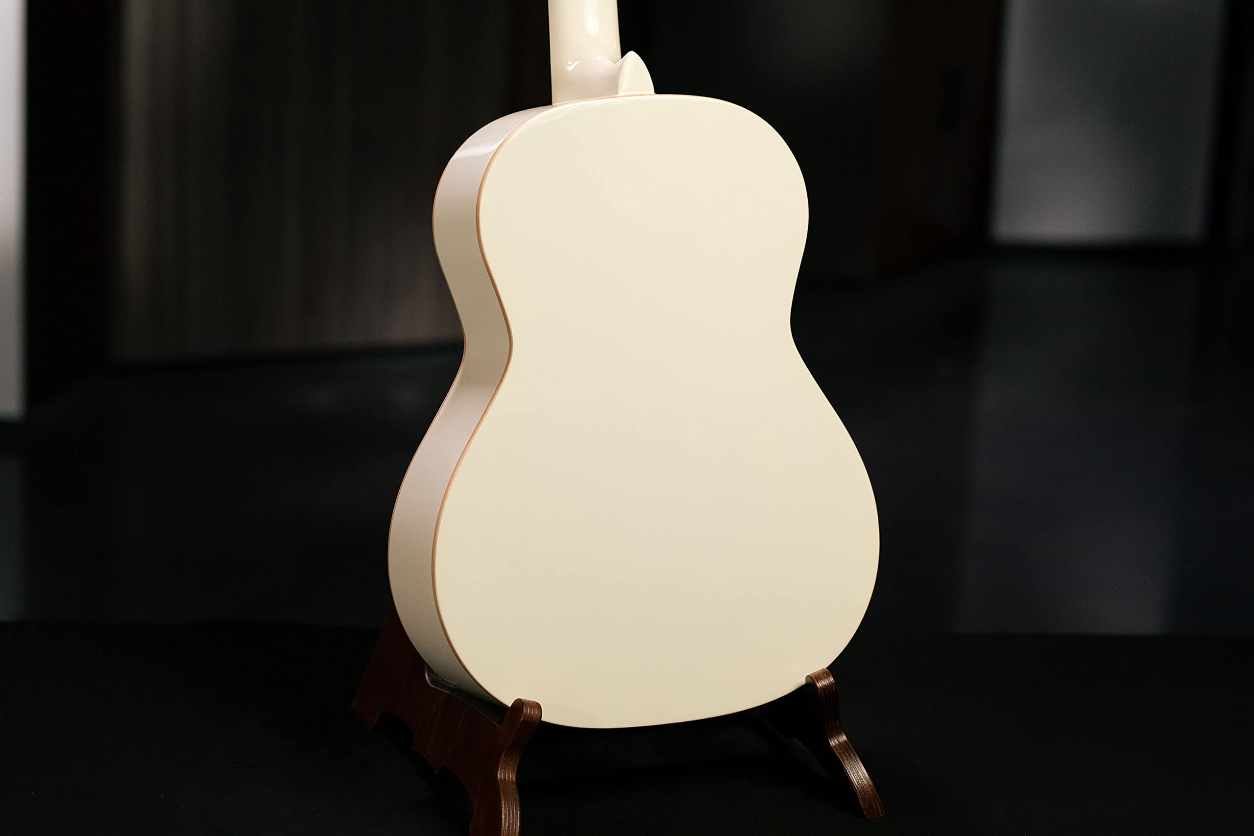 Ortega Guitars 6 String Family Series 3/4 Size Nylon Classical Guitar W/Bag, Right, Spruce Top-White-Gloss, (R121-3/4Wh)