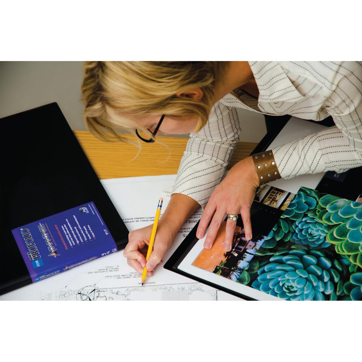 Itoya Profolio Advantage Art Presentation Book 5''X7'' For Art, Photography, Document, And Archival Storage   24 Polyglass Pages