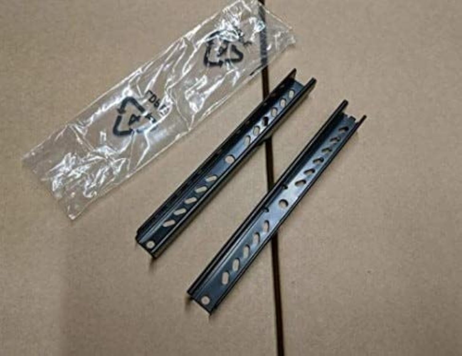 Tripp Lite Hpe Aruba Ap Mnt B Ap Mount Bracket (R3J16A)