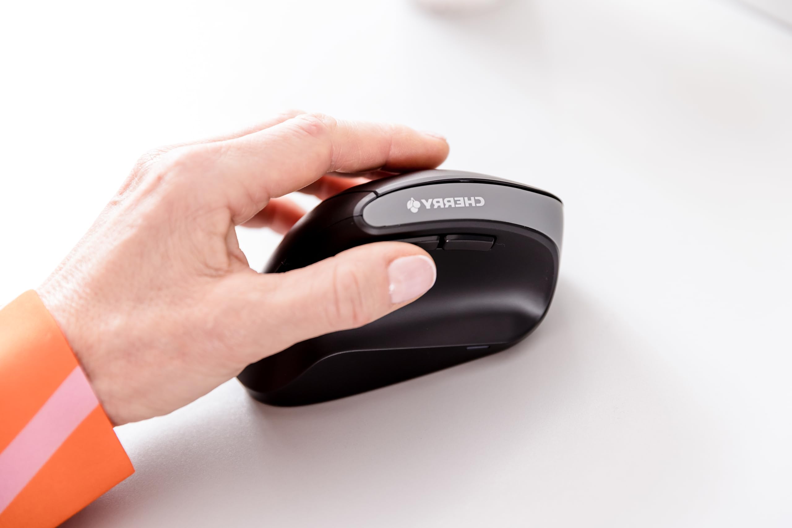 Cherry Mw 4500   Ergonomic Wireless Mouse   Left Handed   1200 Dpi   Thumb Buttons   Extra Small Nano Receiver, Black (Jw 4550)