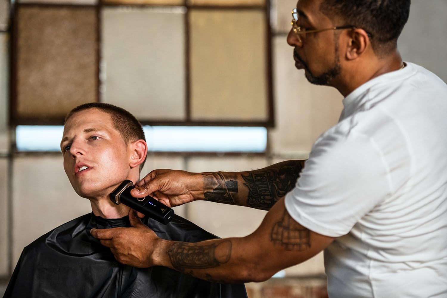 Andis 17300 Resurge Electric Lithium Titanium Precision Foil Wet/Dry Rechargeable Shaver For Male, Black