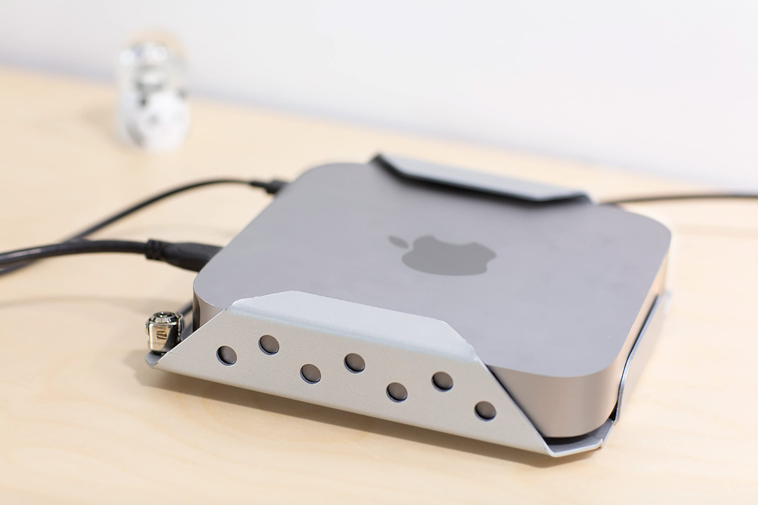 Maclocks Mmen76 Mac Mini Security Mount Enclosure (Silver)