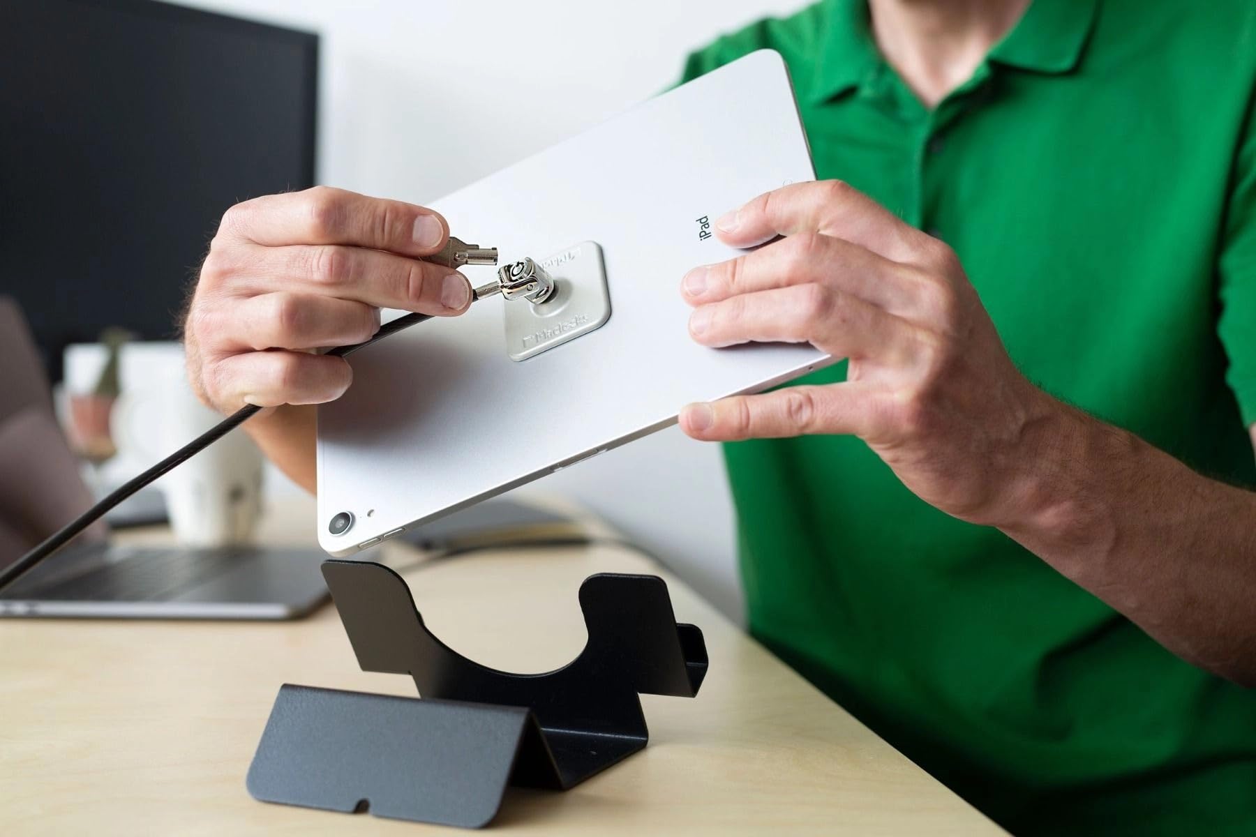 Universal Security Tablet Holder With Security Cable Lock And Plate, Black (Cl12Uthbb)