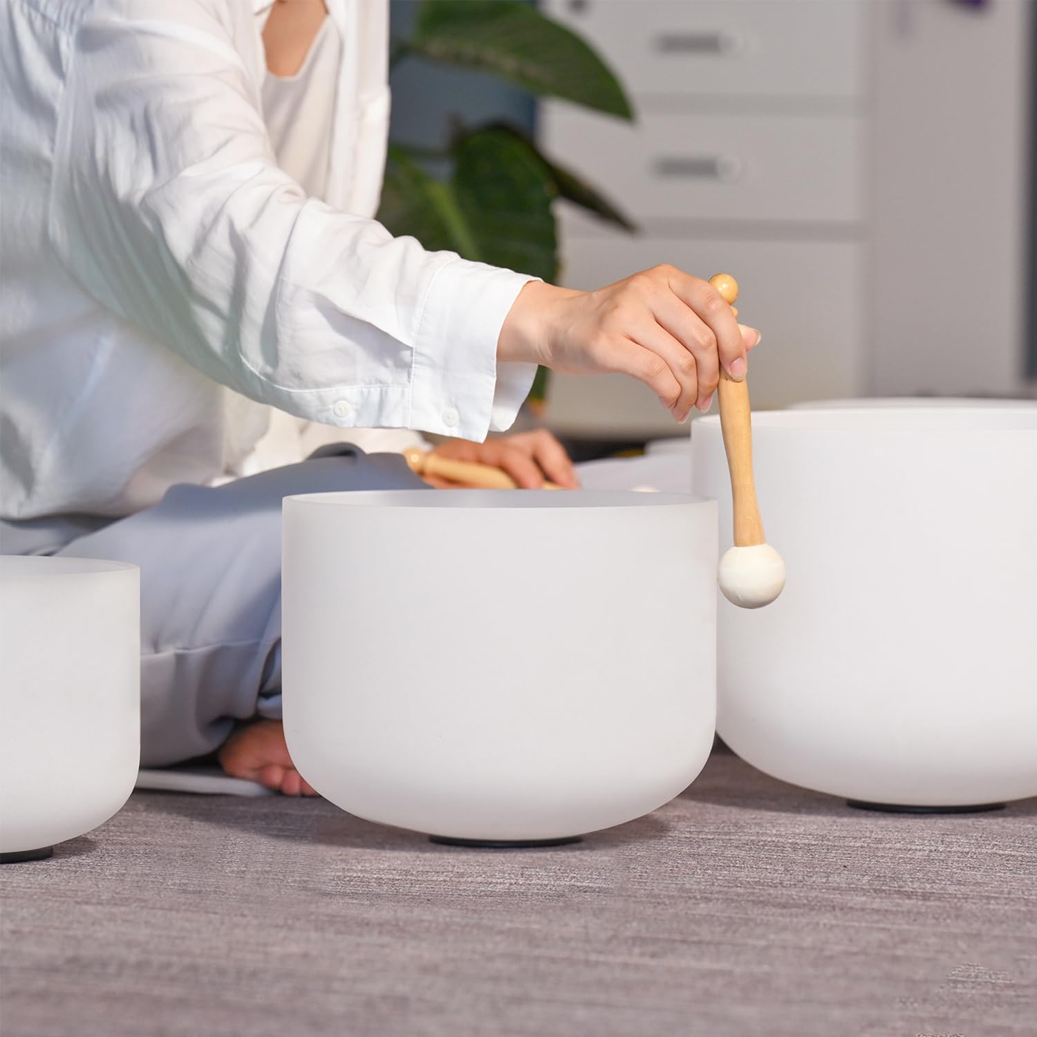 Lycrystal Singing Bowl Set Of 4 Pcs 6'' A Note 8'' F Note 10'' G Note 12'' C Note Frosted Chakra Quartz Crystal Sound Bowls With