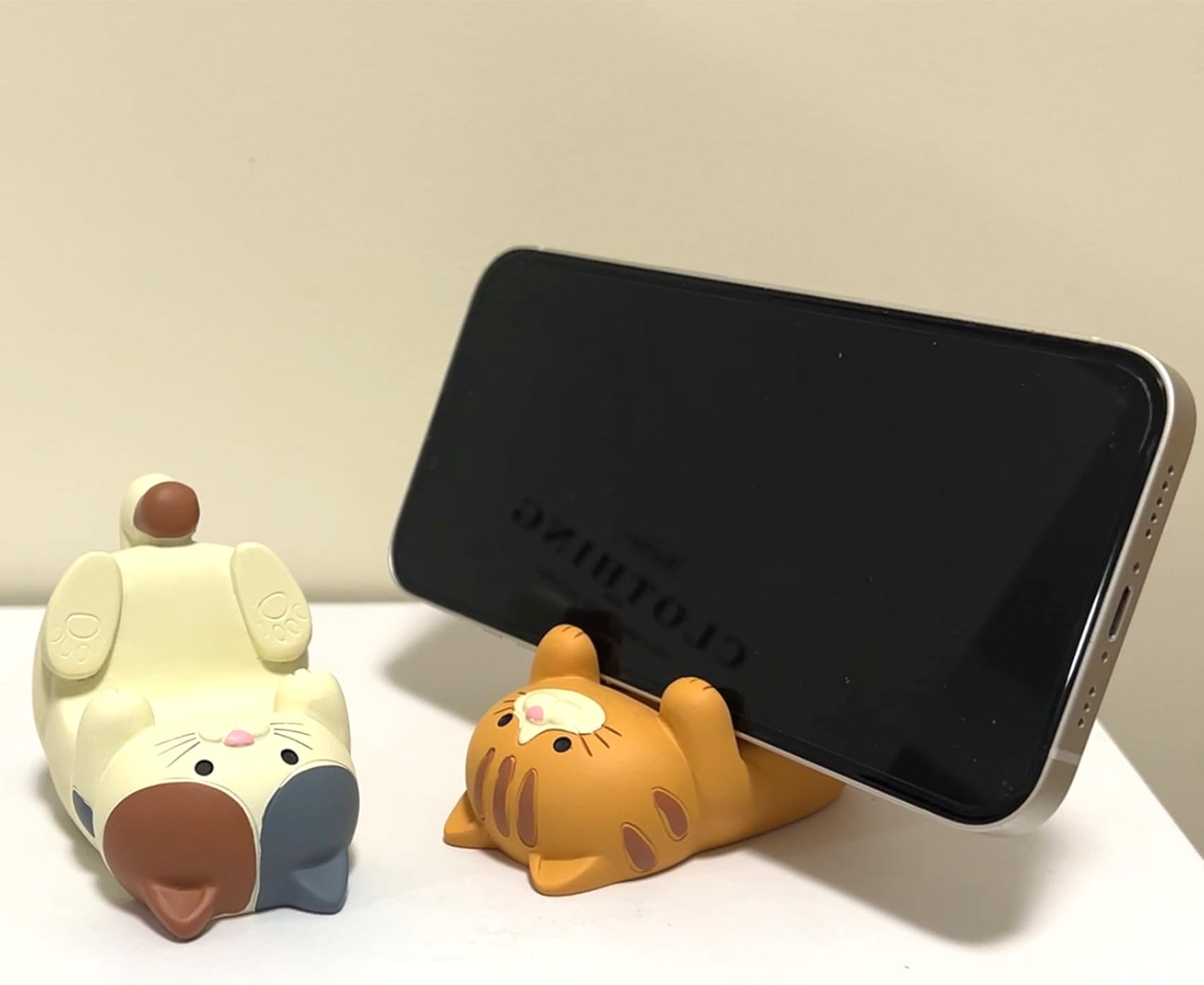 Cute Cat Phone Stand Set, 2-Pack Desktop Cell Phone Holders, Orange And White Kitty Design, Funny Gifts For Cat Lovers, Resin De