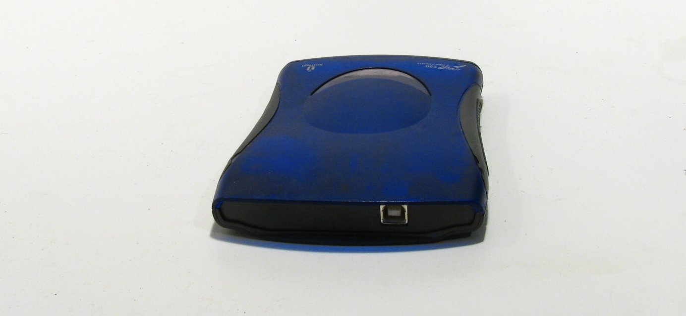 Iomega Zip 250 Mb Usb External Drive (Pc/Mac)
