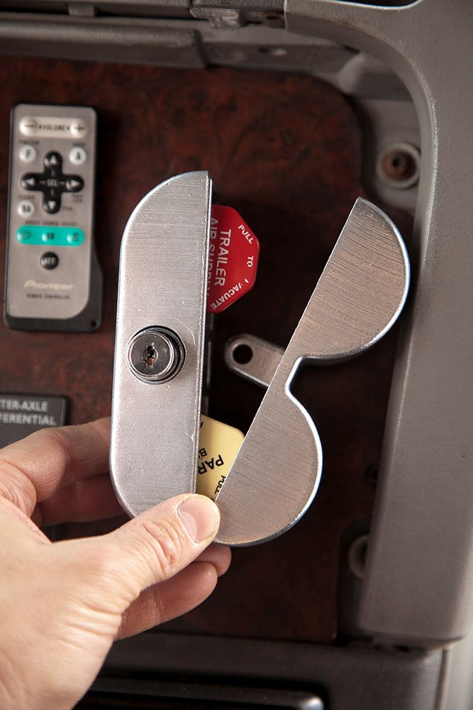 Jendyk Yokemk4-Kd Brushed Aluminum Double Knob Tractor Air Brake Lock (Keyed Differently), 1 Pack