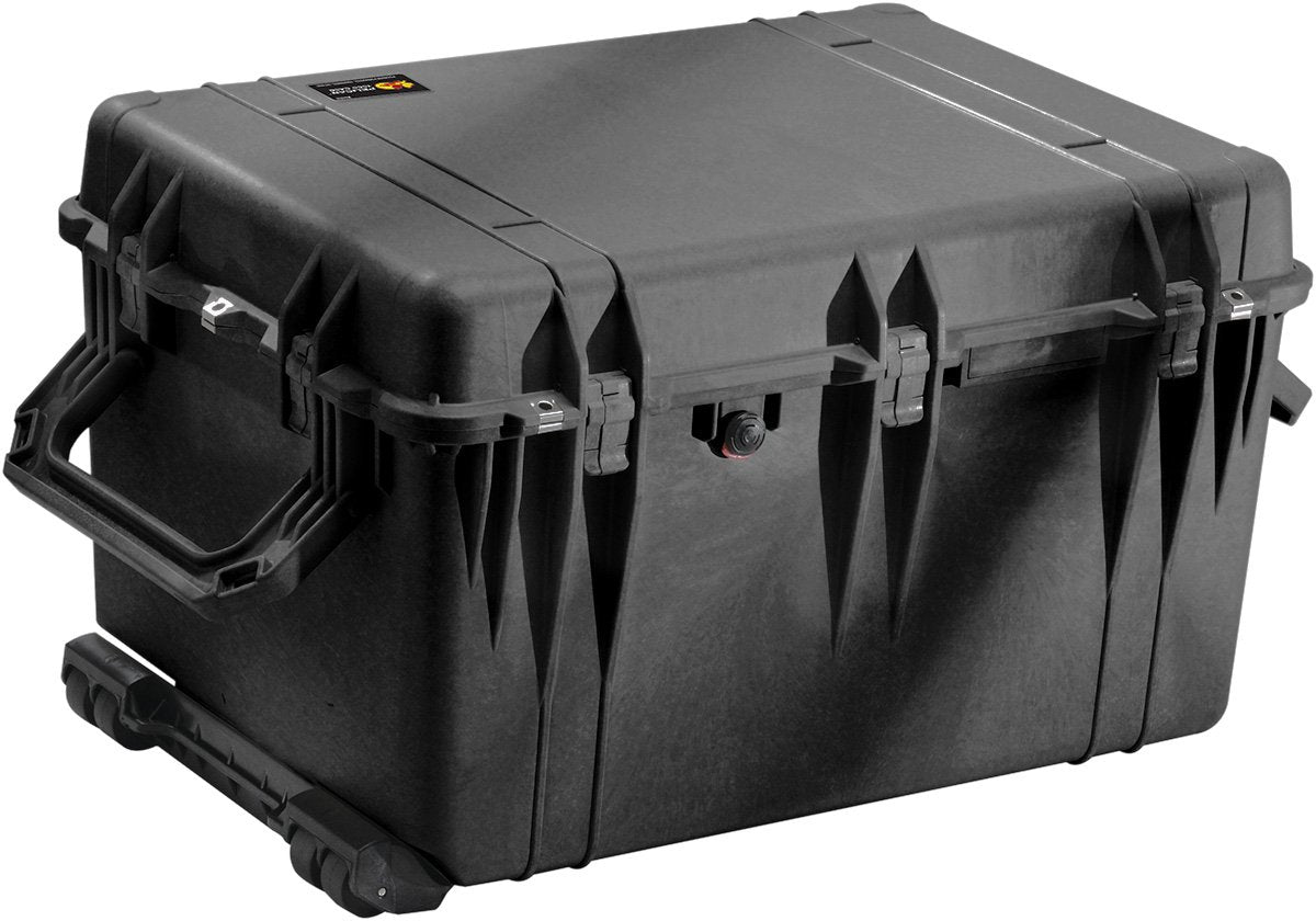 Pelican 1660 Case with Padded Dividers (Black) (1660-024-110)