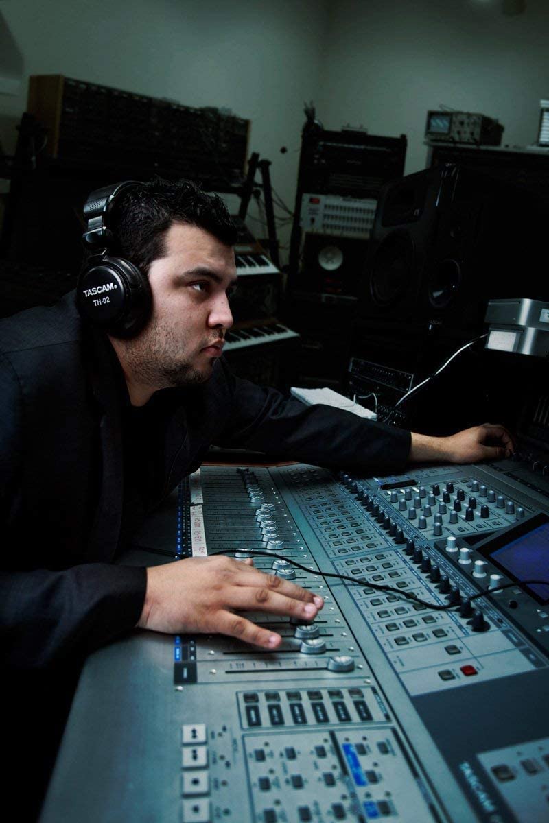 Tascam Th 02 B Professional Studio Monitor Headphones, Wired, Over Ear   For Recording, Podcast, Dj, Music And Guitar, With 1/4