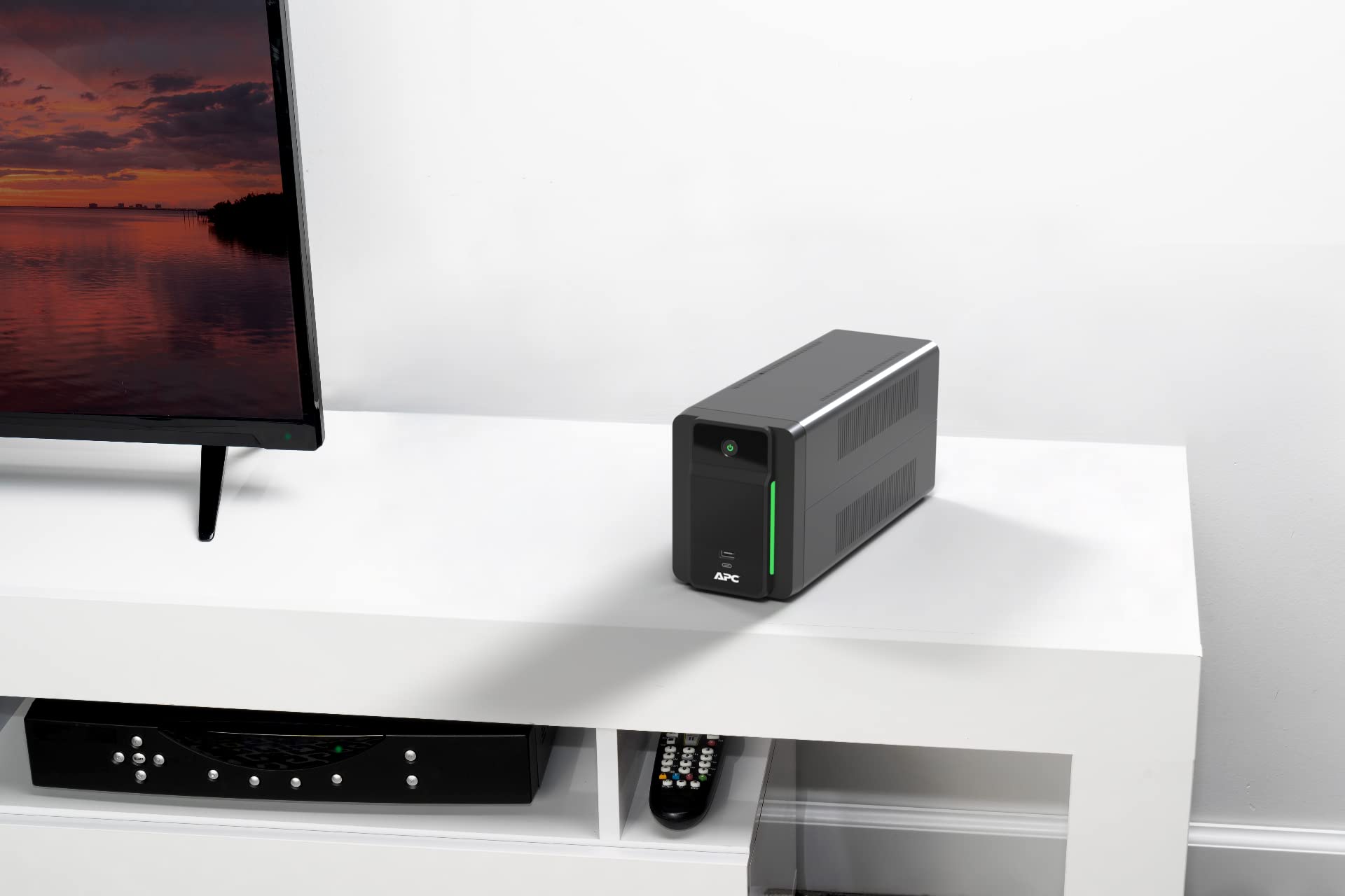 Apc Ups 750Va Line Interactive Ups Battery Backup, Bvk750M2 Backup Battery With Avr, 2 Usb Charging Ports (Type C/Type A), Back