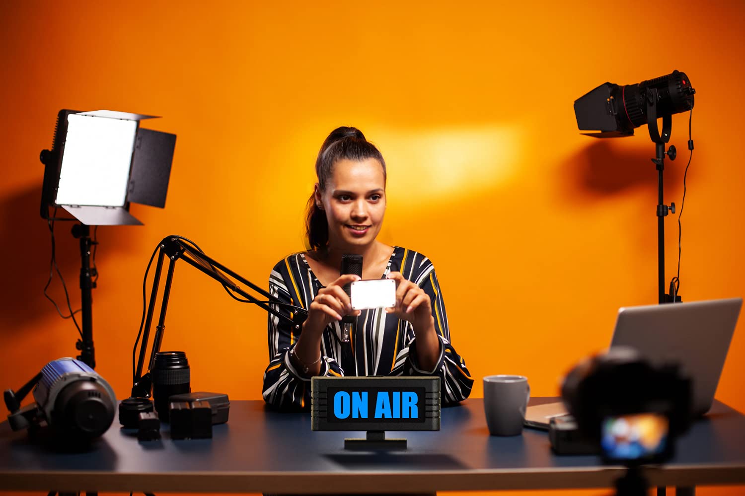 Busybox Table & Tripod Stand