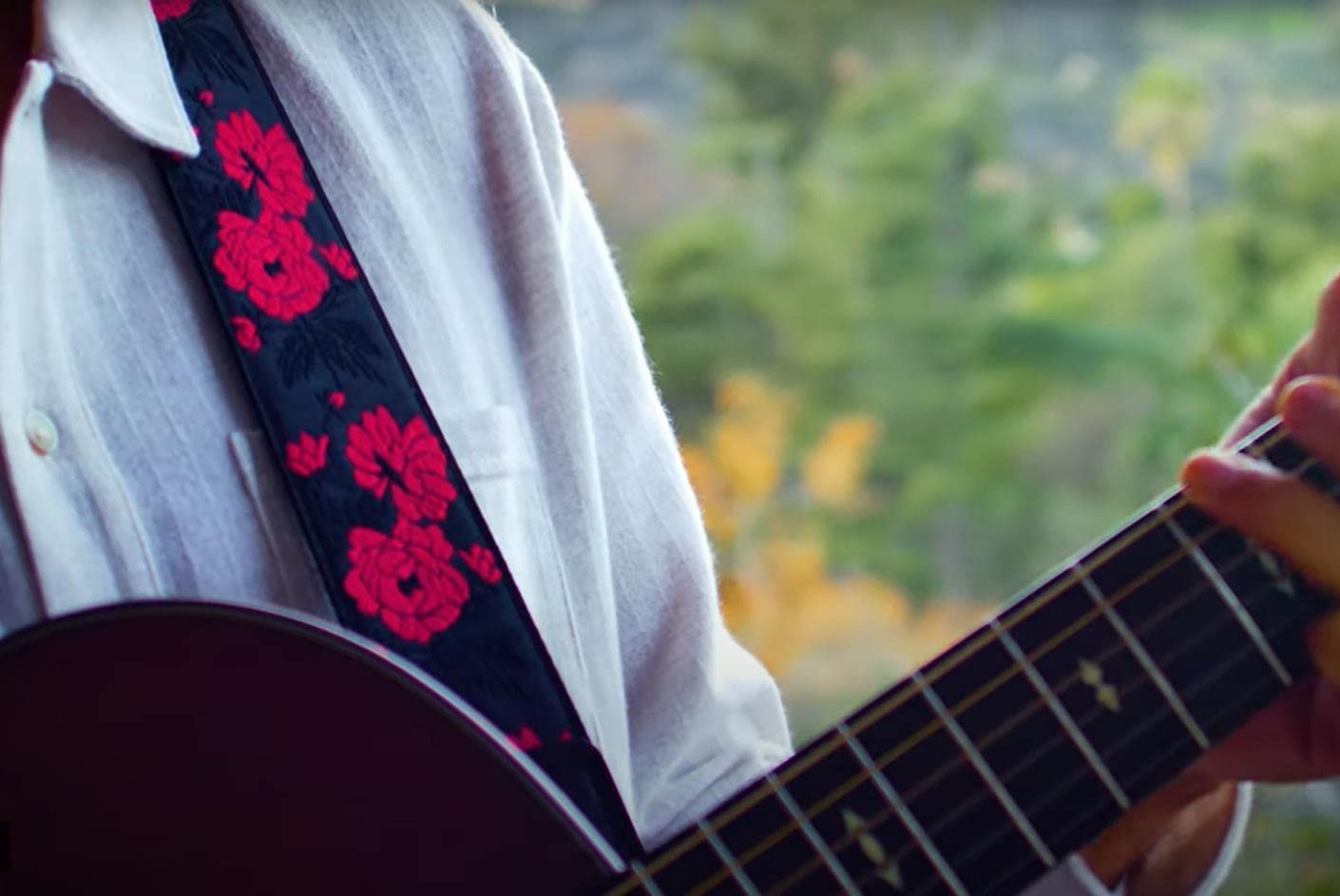 Ernie Ball Jacquard Guitar Strap, Tango Rose (P05335)