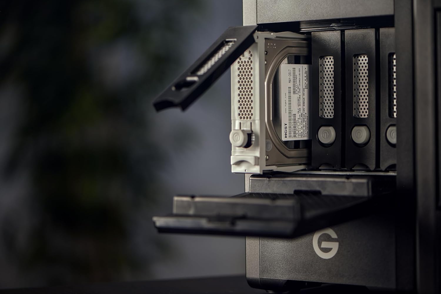 Sandisk Professional 96Tb G Raid Shuttle 4   Enterprise Class 4 Bay External Hard Drive, Thunderbolt 3 And Usb C, Transportable, Hardware Raid   Sdph34H 096T Nbaab
