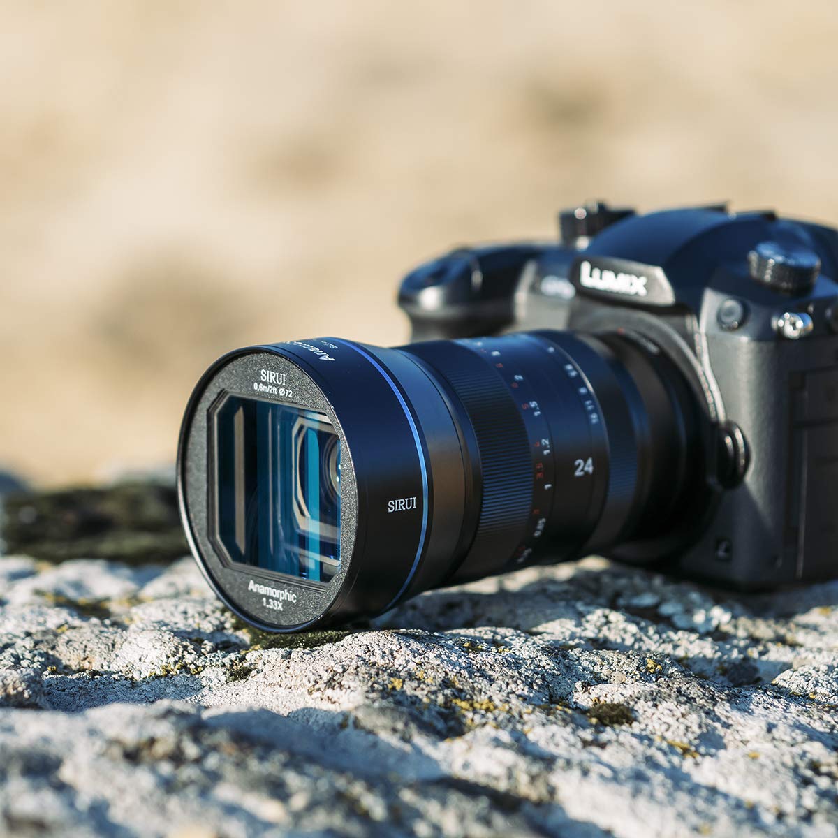 Sirui 24Mm Anamorphic Lens F2.8 1.33X S35 Camera Lens For X Mount, Blue Flare