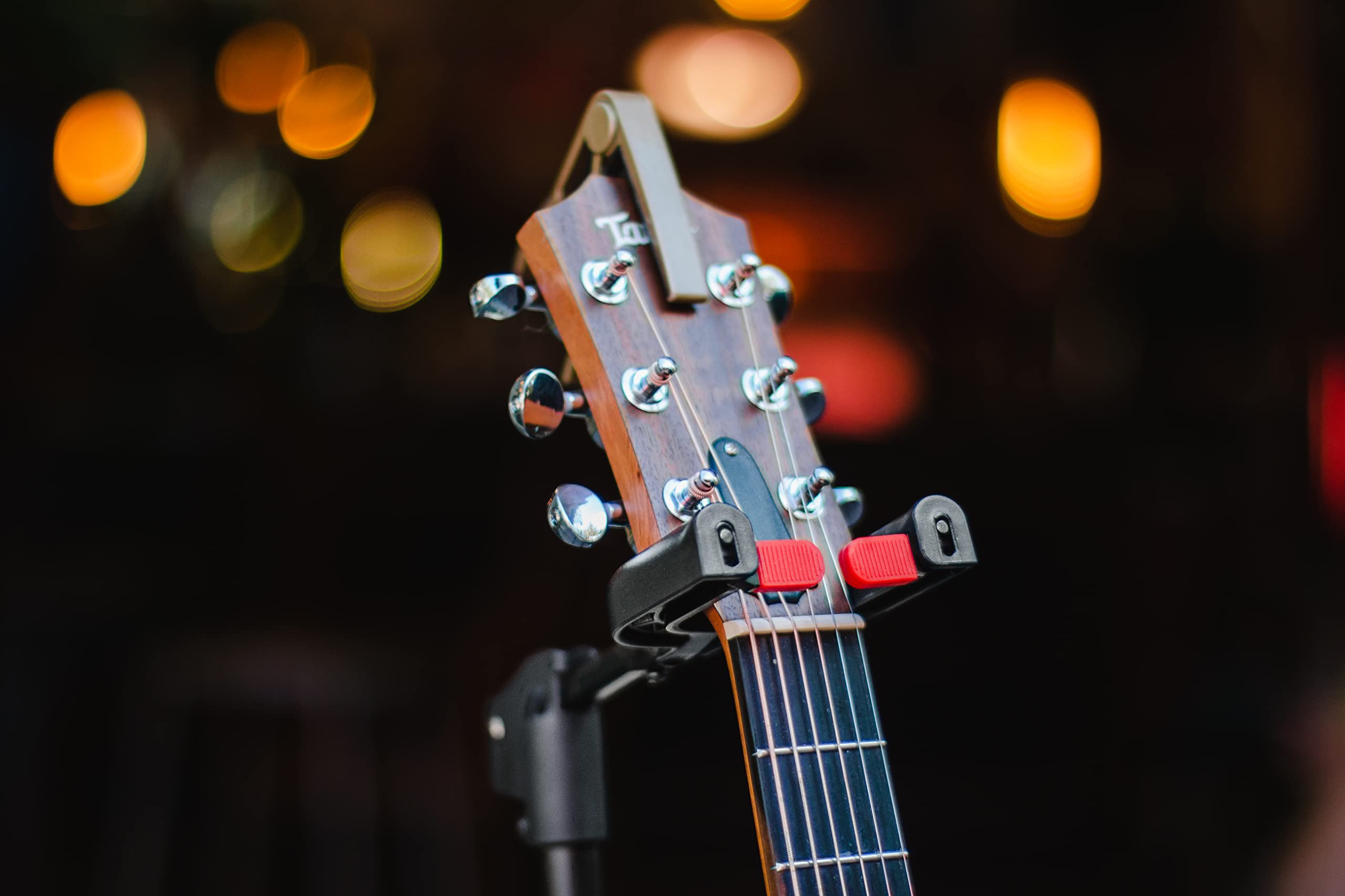 Gator Frameworks Single Hanging Stands With Self Locking Yoke Fits Most Electric, Acoustic, And Bass Guitars (Gfw Gtr 1500)