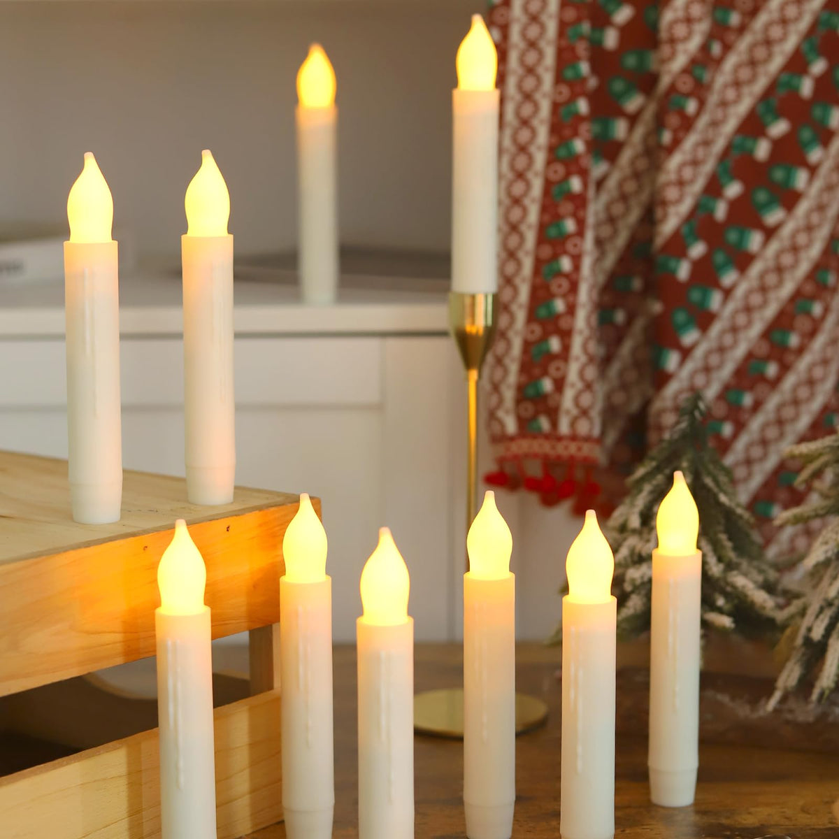 Lezonic Flameless Battery Operated Candlesticks Flickering, 24Pcs(D:0.8'' X H:6'') White Led Battery Short Taper Candles Hanging