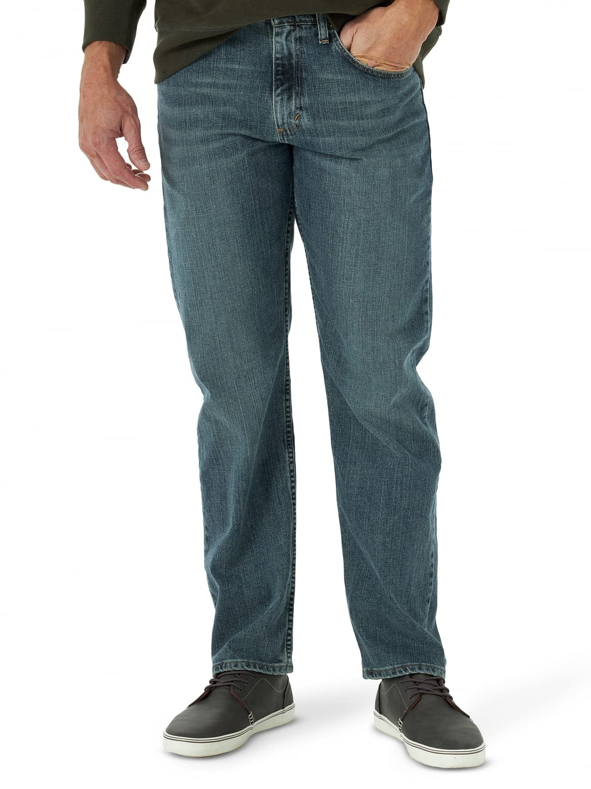 Wrangler Mens Free To Stretch Relaxed Fit Jean, Grey Tint, 31W X 32L