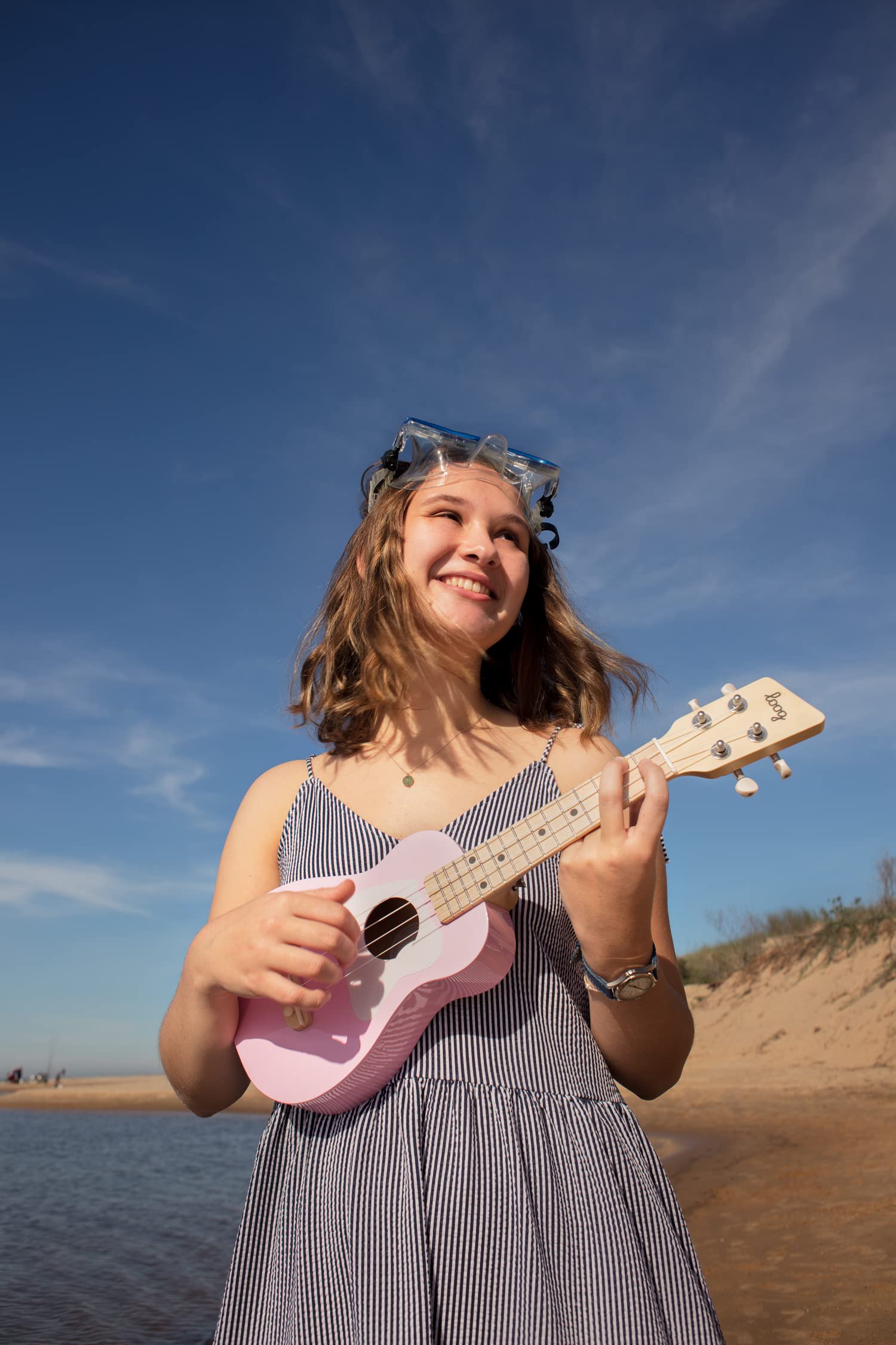 Loog Wood Soprano Ukulele For Kids & Beginners, App & Lessons, All Ages (Pink)