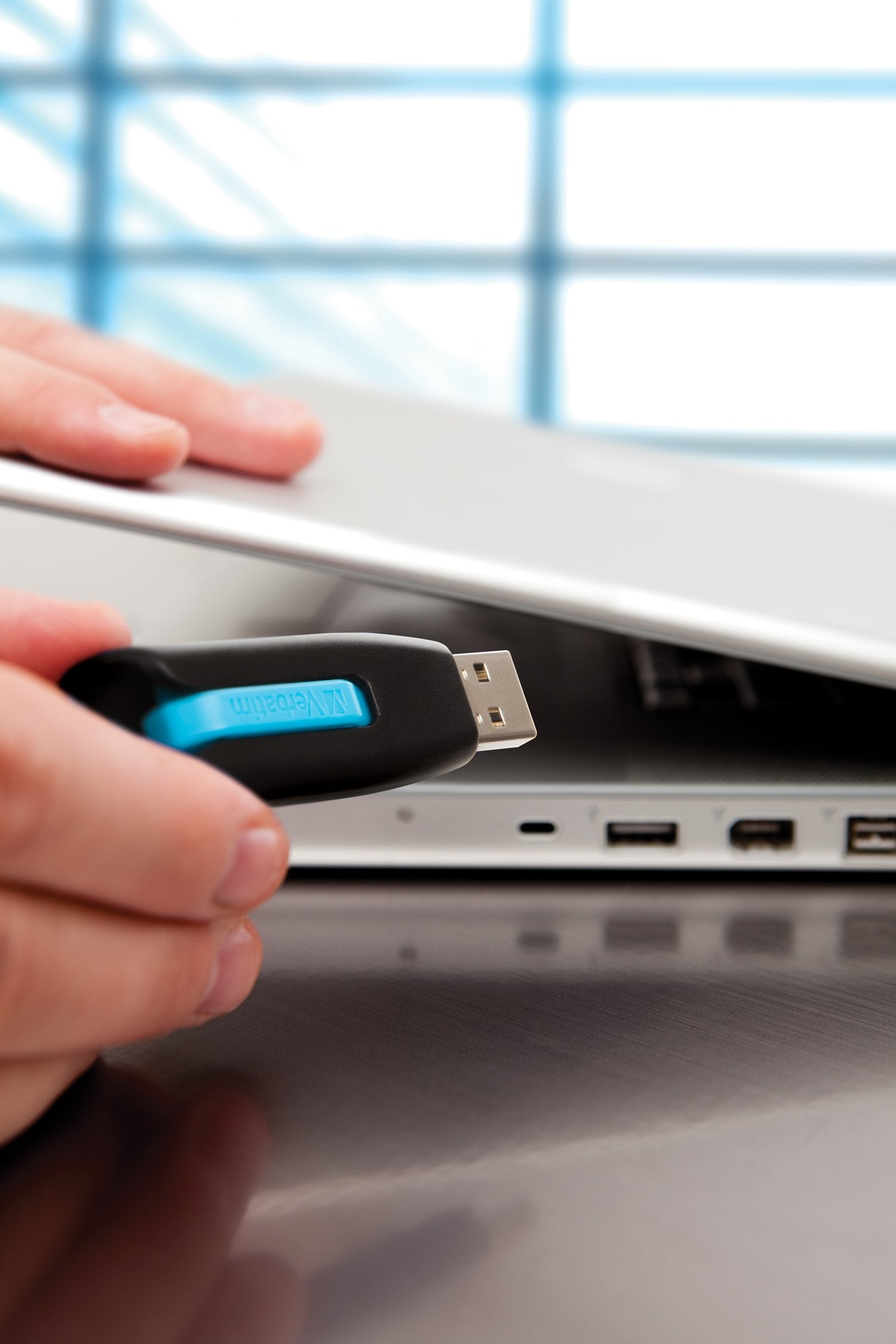 Verbatim 16Gb Store N Go V3 Usb 3.0 Flash Drive - 3Pk - Blue, Green, Gray