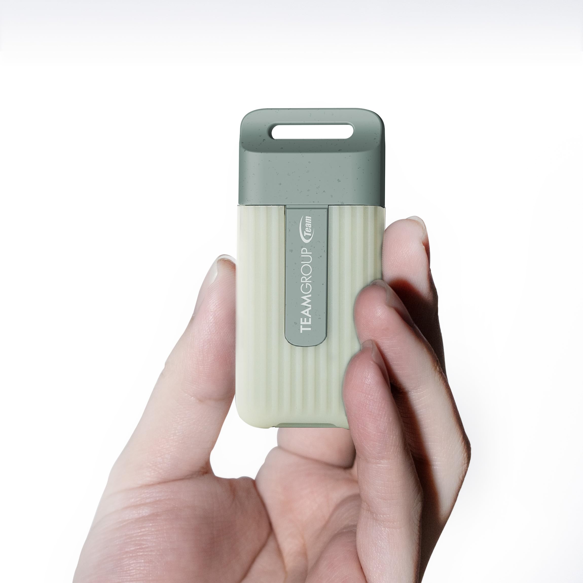 Teamgroup Pd20 Eco 2Tb Portable External Solid State Drive Ssd Read Up To 1000Mb/S Usb 3.2 Gen2X1 Type C Waterproof Dustproof Ip