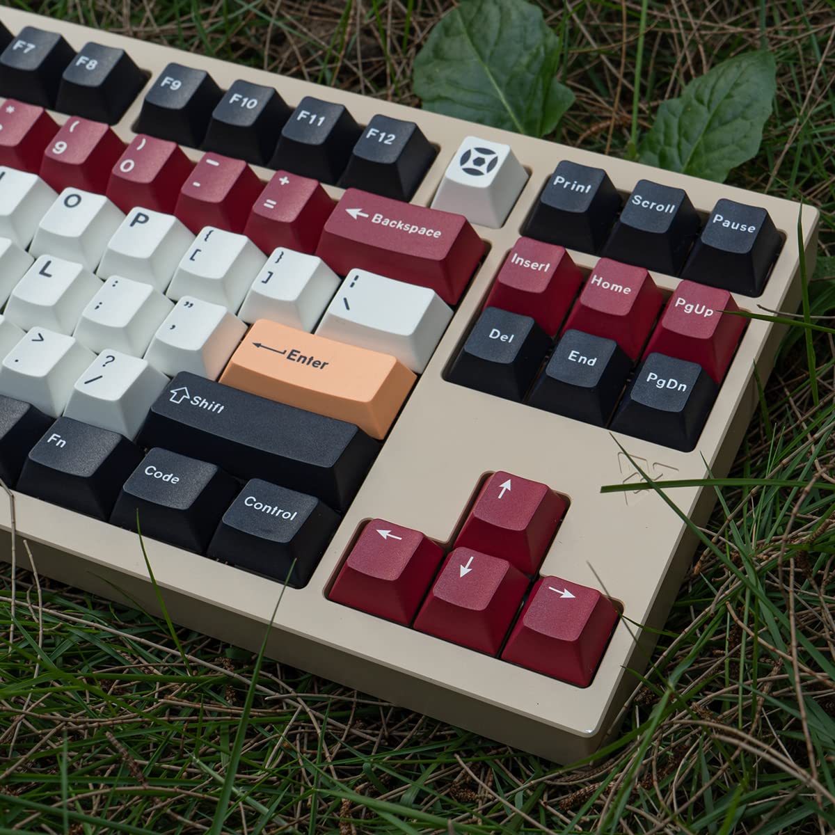 Mintcaps Pbt Black White Keycaps Cherry Profile Keycap Set 129 Keys Dye Sub Custom Keyboard Keycaps For 61 64 68 84 87 96 104 Ch