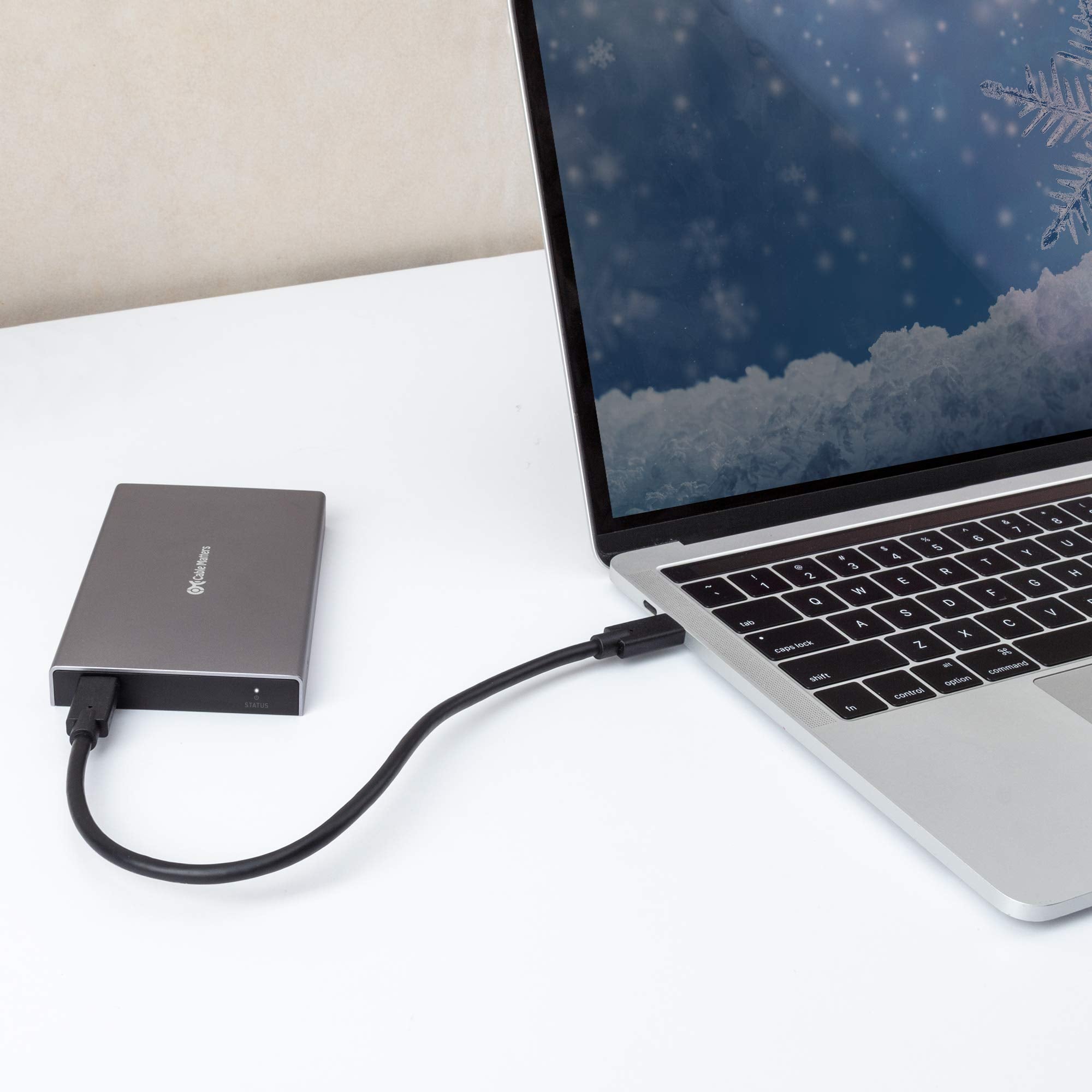 Cable Matters Premium Aluminum 10Gbps Gen 2 USB C Hard Drive Enclosure for 2.5' SSD/HDD with USB C and USB A Cables   Thunderbolt 4 / USB4 / Thunderbolt 3 Port Compatible with MacBook Pro, MacBook Air