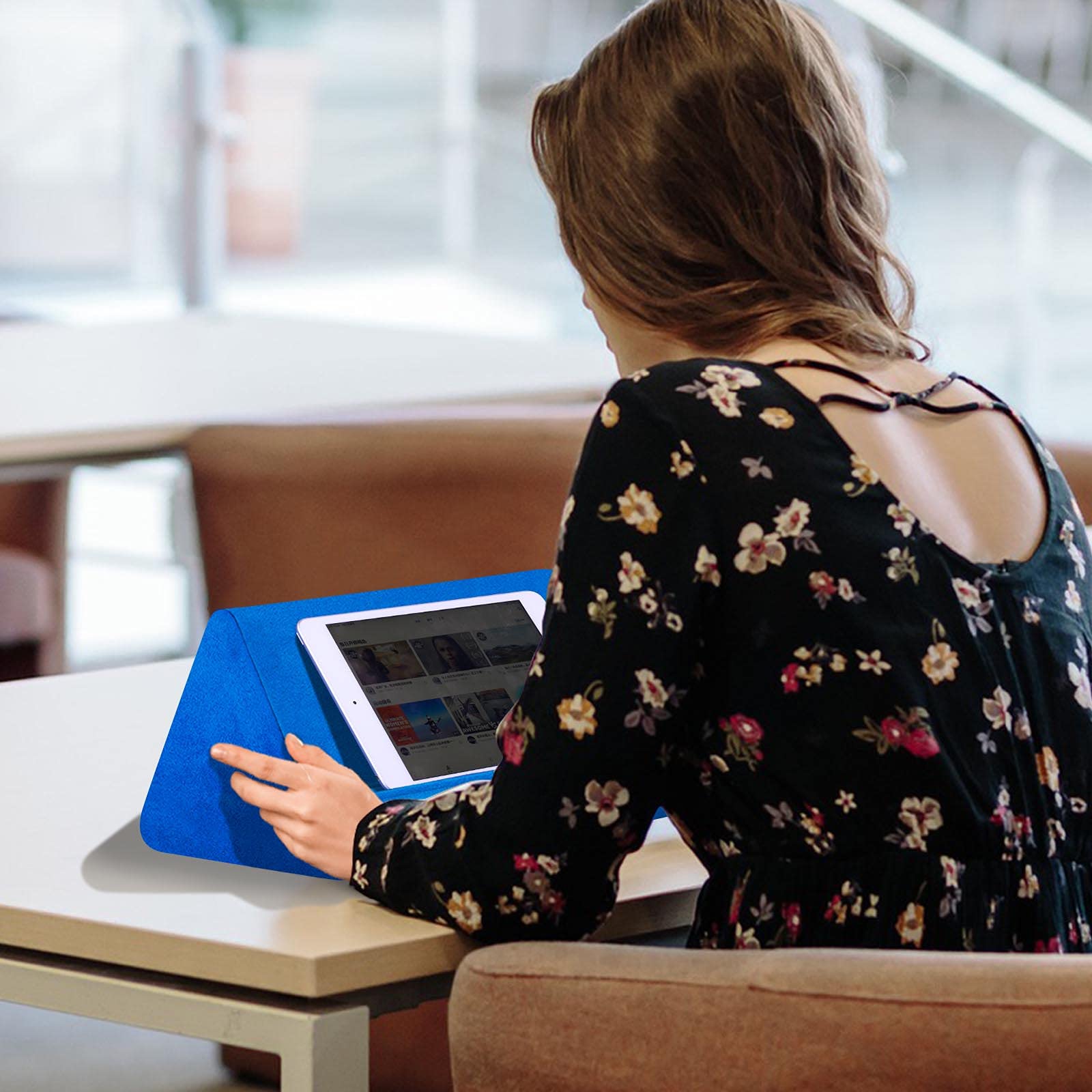 Soft Tablet Stand Pillow With Pocket,Tablet Cushion Stand,Adjustable 3 Viewing Angle,Lazy Holder Stand For Bed Sofa,Compatible W