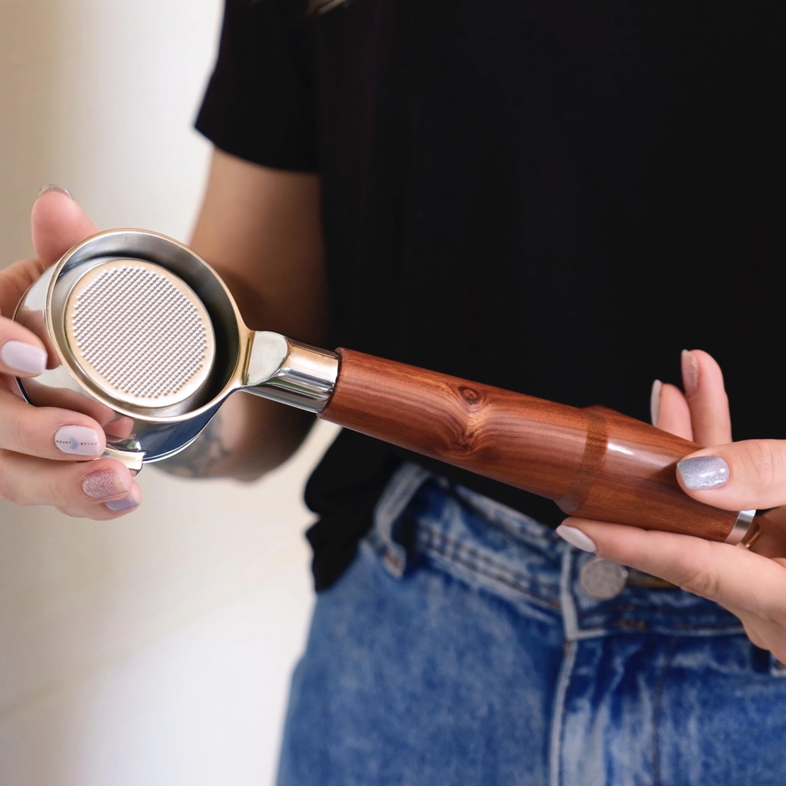 Knodos Premium 58Mm Bottomless Naked Portafilter For E61 Group Head 2 Ears With Rosewood Handle & Double Shot Filter Basket   Co