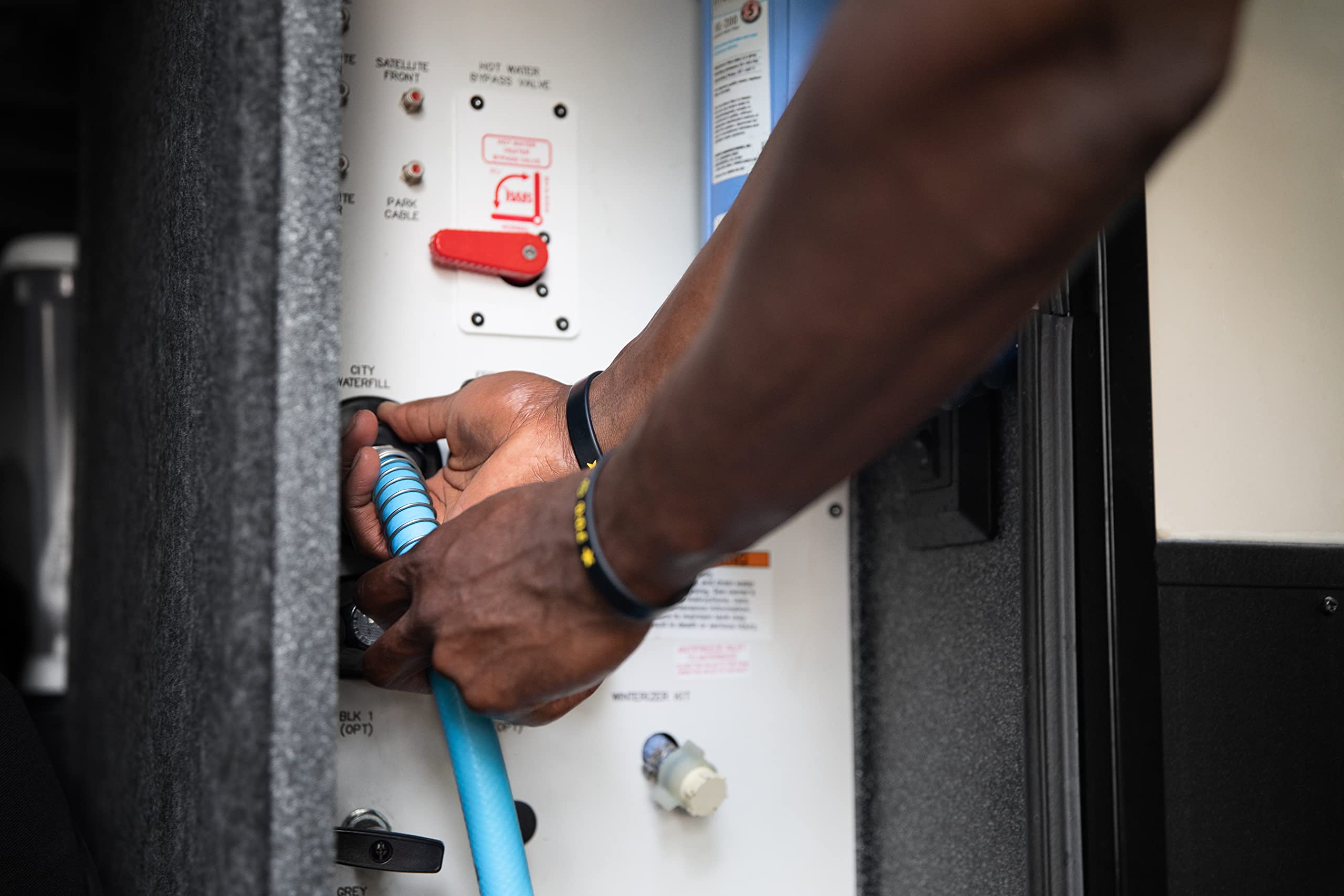 Camco Evoflex 4-Ft Water Hose - Rv Drinking Water Hose Contains No Lead, No Bpa & No Phthalate - Flexible Design W/Stainless Ste,WBAUVB07W4RYRMV