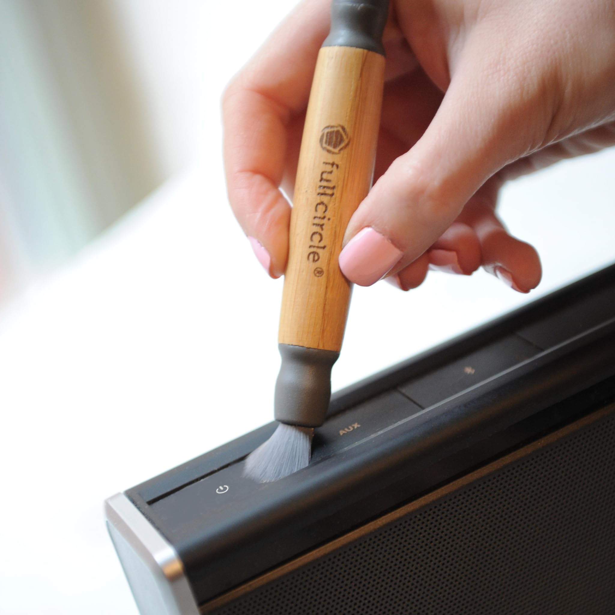 Full Circle Control Alt Clean 3 In 1 Electronics Cleaning Brush Set And Screen Wiper