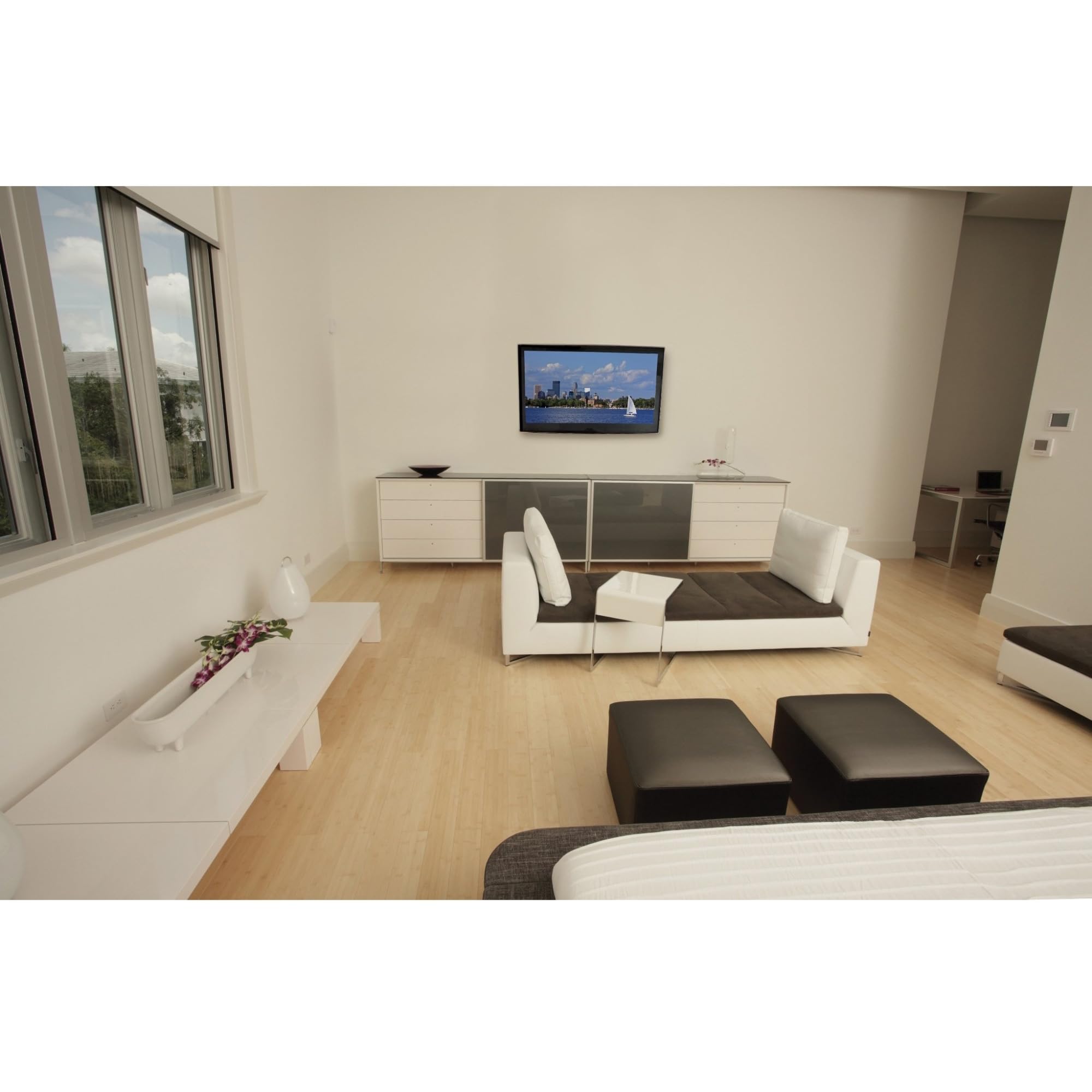 Peerless Pt632 Tilt Wall Mount For 22'' To 40'' Displays (Black)