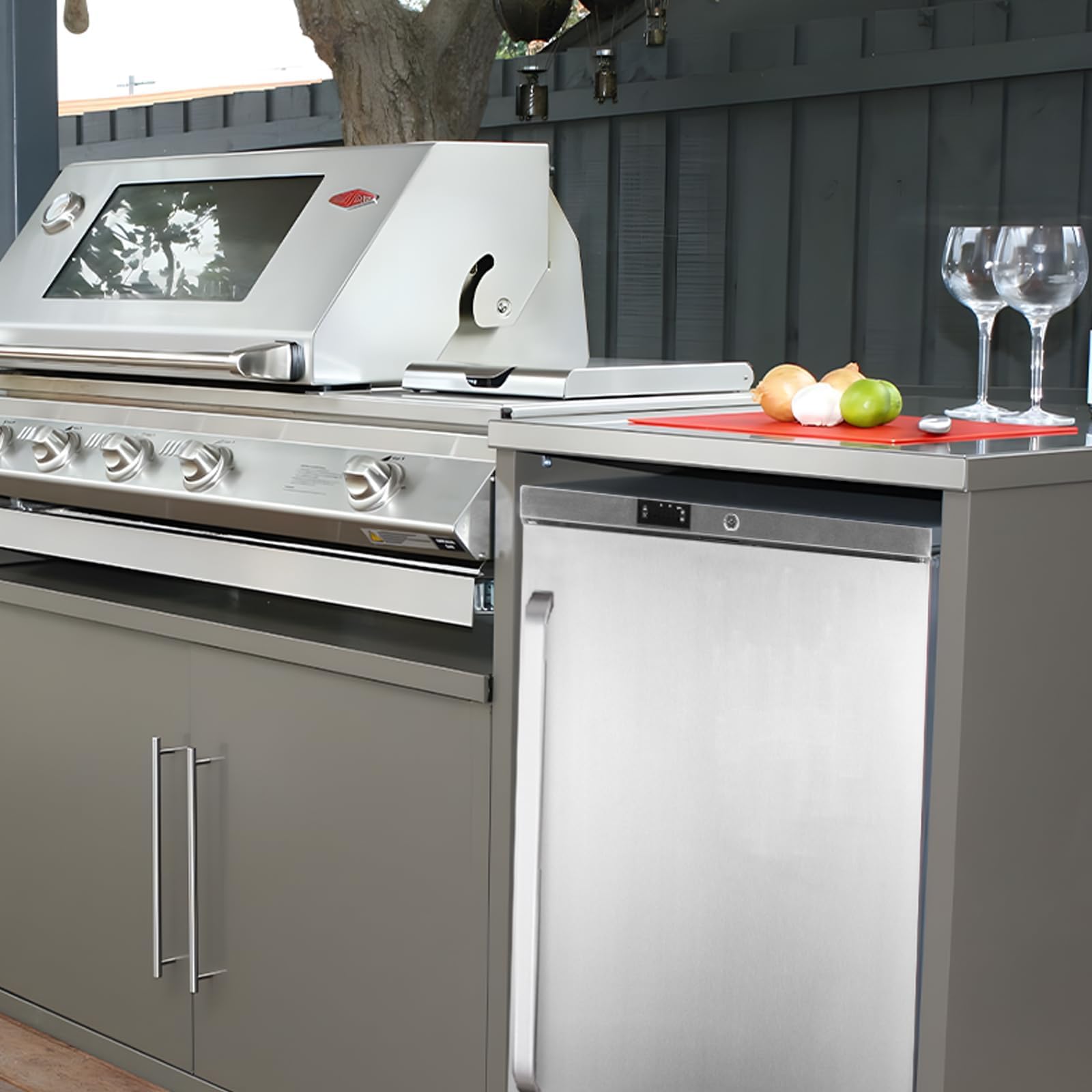 Hck Freezer, Undercounter Refrigerator With Stainless Steel Body, Electronic Temperature Control, Lockable Door, 3 Movable Baske