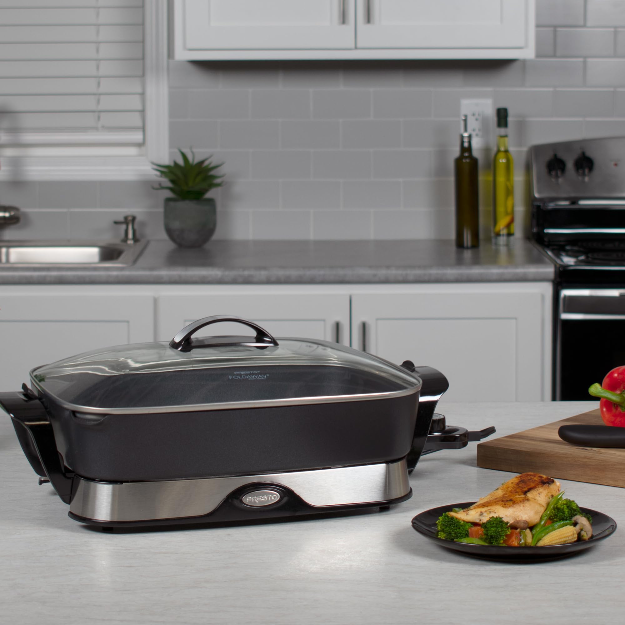 Presto 06857 16 Inch Electric Foldaway Skillet, Black