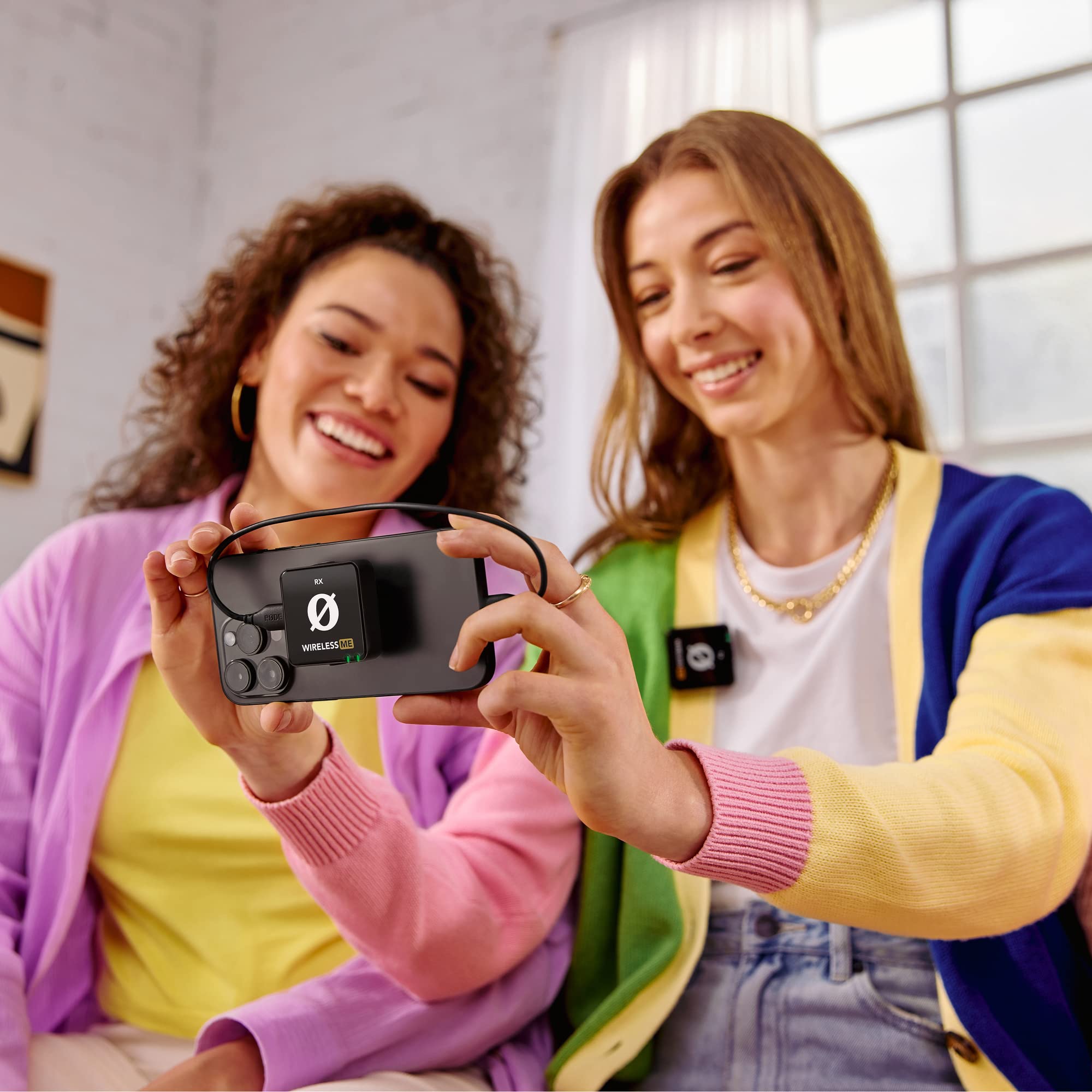 Rde Wireless Me Ultra-Compact Wireless Microphone System With Built-In Microphones, Gainassist Technology And 100M Range For Fil