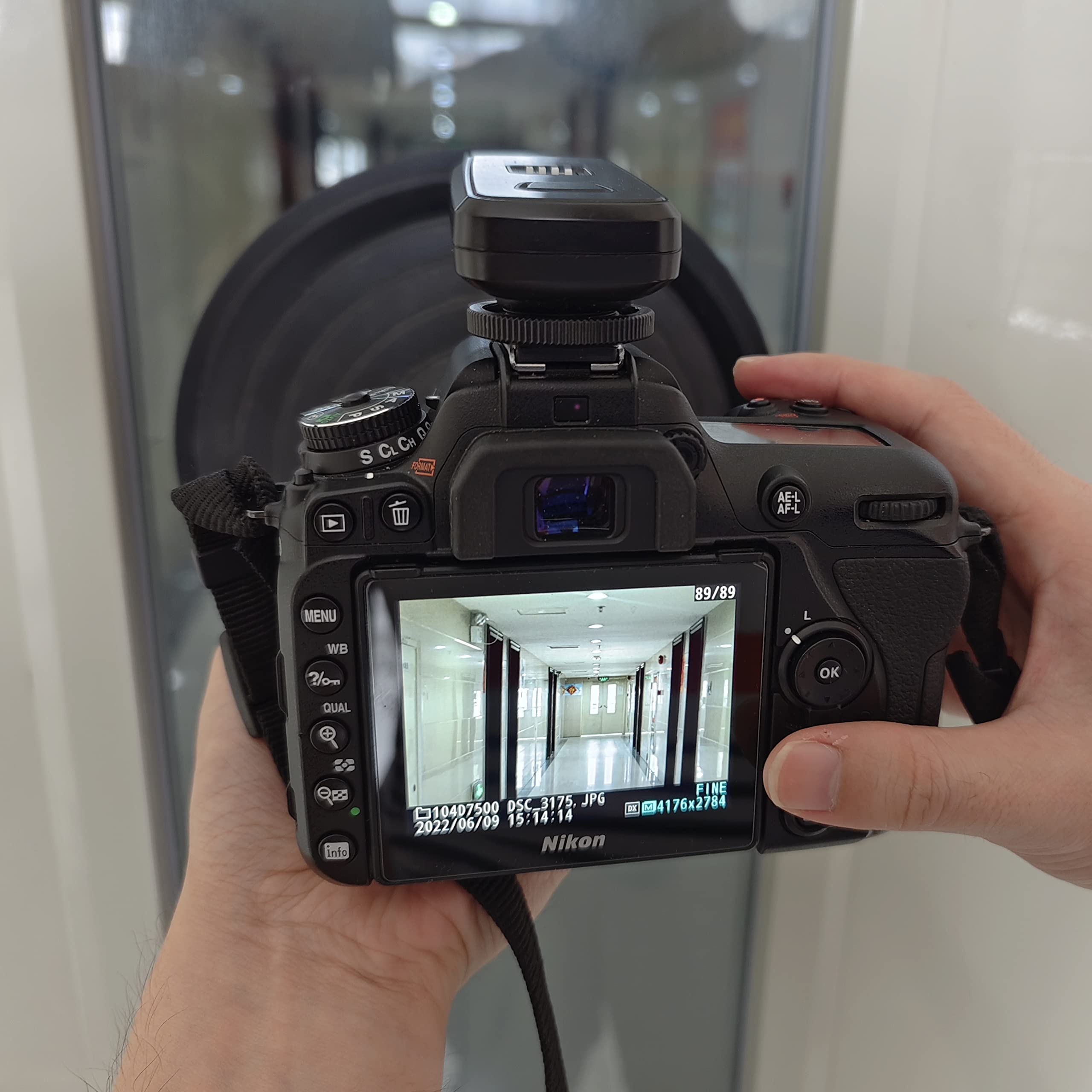 Ds. Distinctive Style Rubber Lens Hood Anti Reflection Reversible Collapsible Lens Hood Compatible With Nikon/Canon/Sigma/Tamron