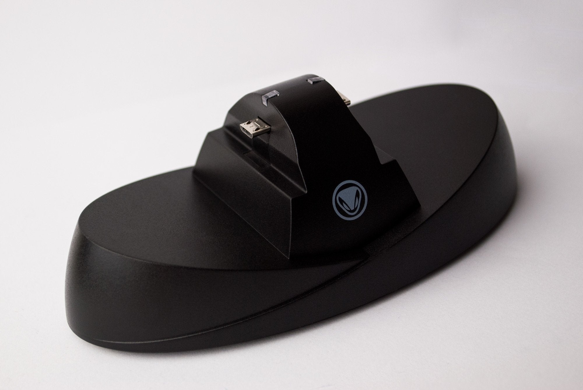 Snakebyte Snakebyte Charge Dock (Xbox One)   Black   Dual Charging Station For Two Xbox One Controller / Gamepads With Led Statu