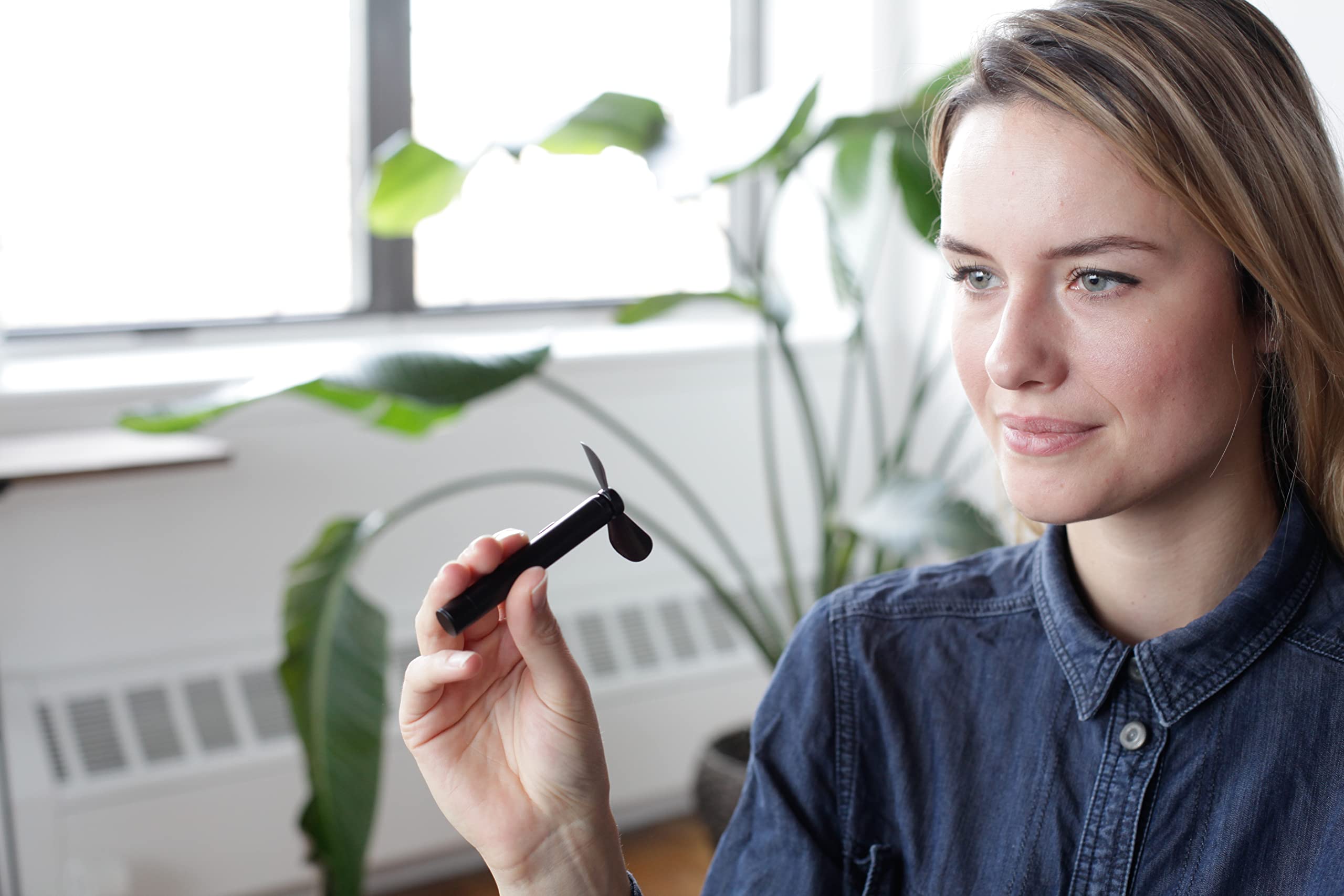 Kikkerland Handheld The Super Mini Compact Portable Brass Metal Pocket Sized Small Fan, Battery Operated (Aaa), In Blue/Black/Re