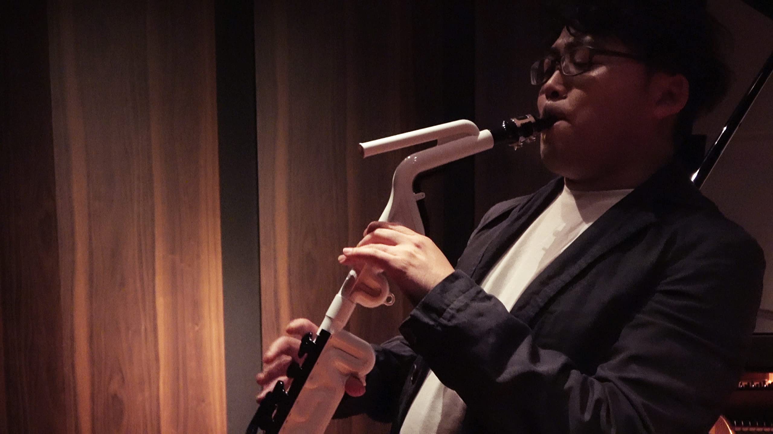 Yamaha Yvs-140 Tenor Venova Casual Wind Instrument With Case, White