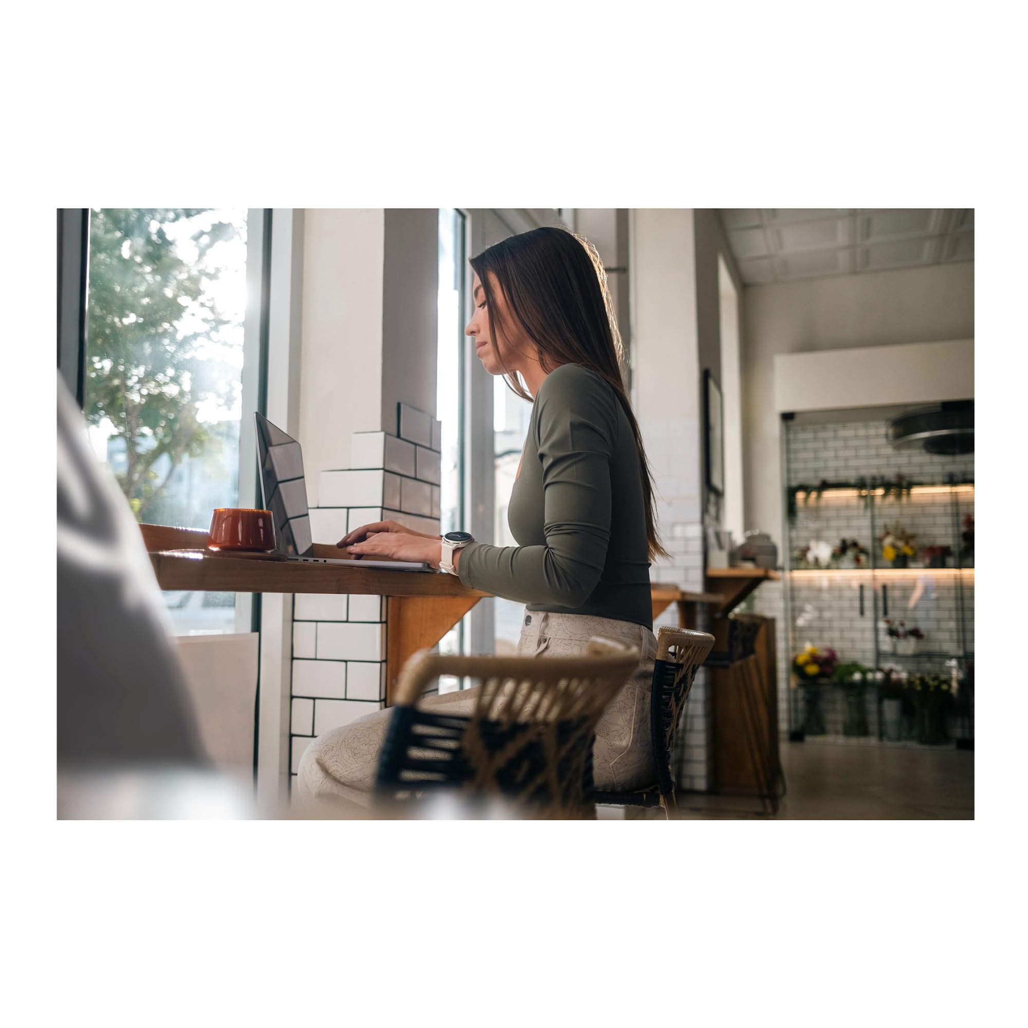 Garmin V  Voactive 6, Health And Fitness Gps Smartwatch, Amoled Display, Up To 11 Days Of Battery, Slate With Black Band