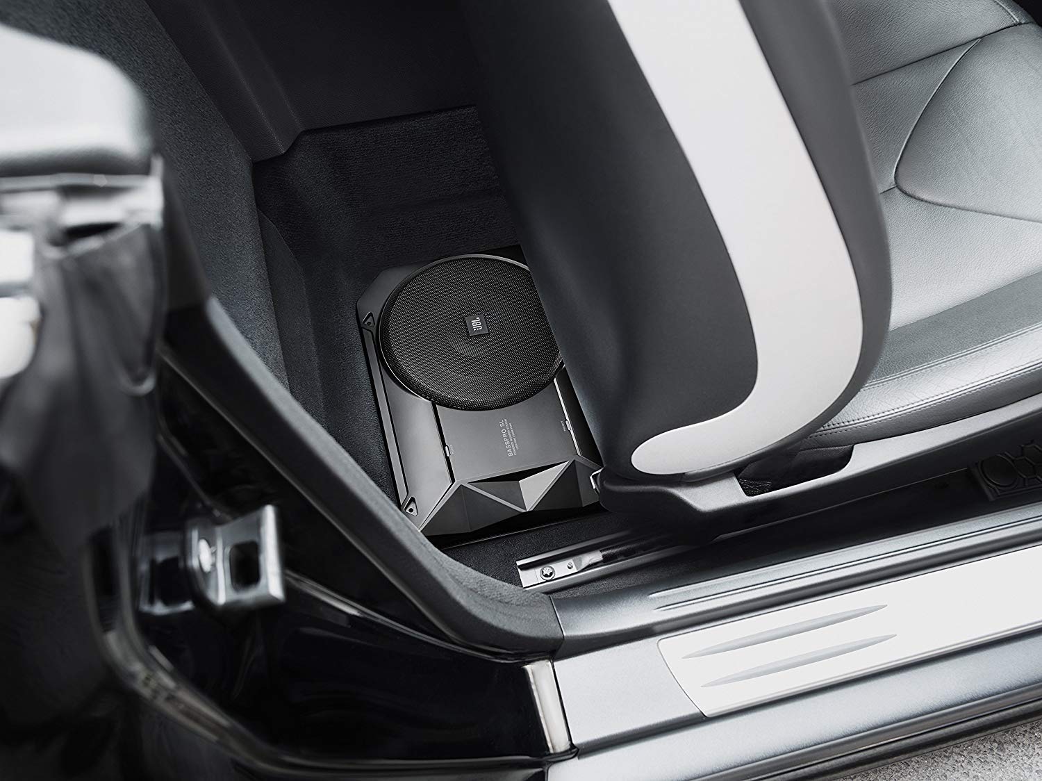 Jbl Basspro Sl 8-Inch 125W Rms Powered Under-Seat Compact Subwoofer Enclosure System (250 Watts Rms: 125 Watts), Black